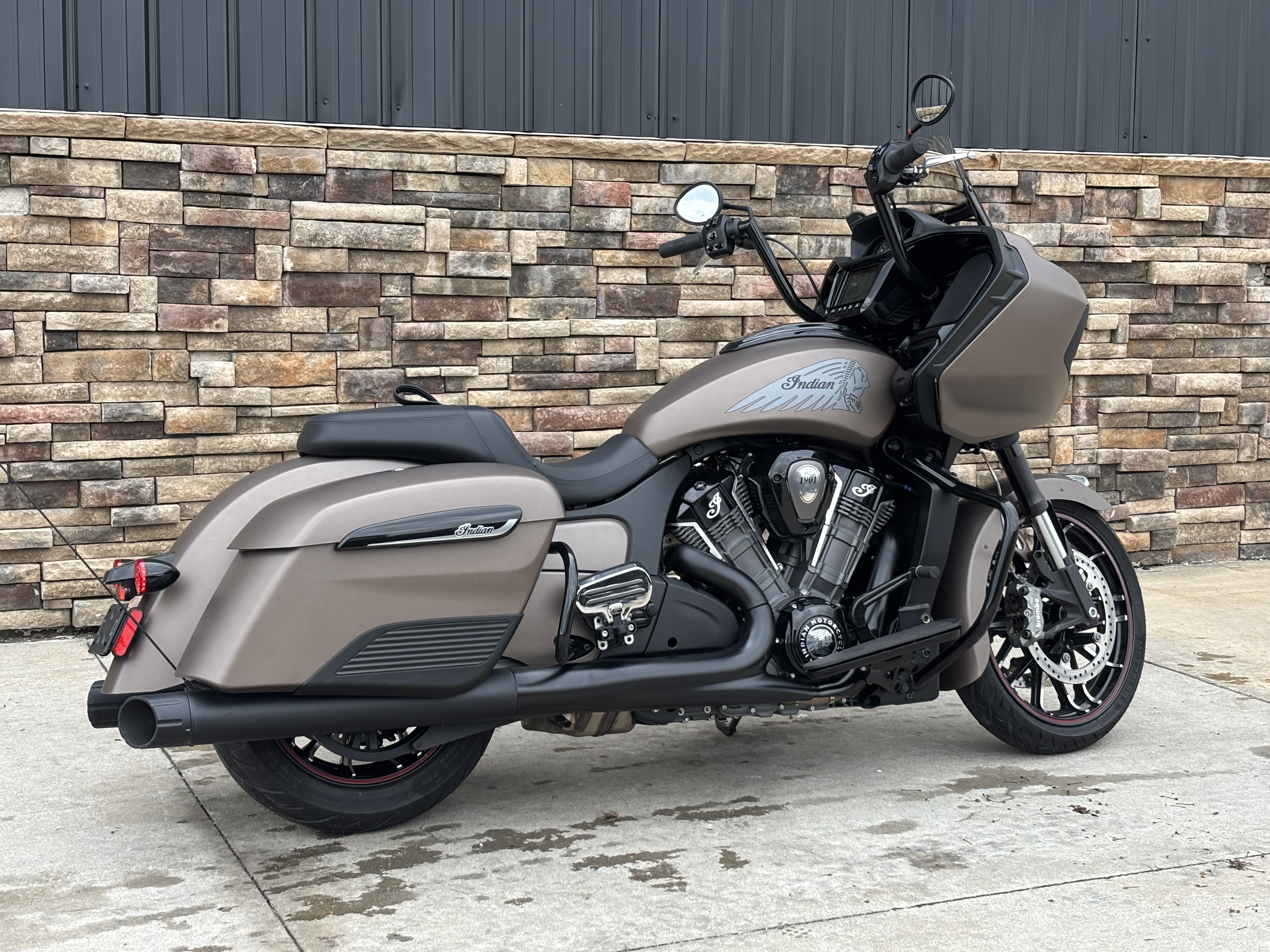 2022 Indian Motorcycle Challenger® Dark Horse® in Columbia, Missouri - Photo 3