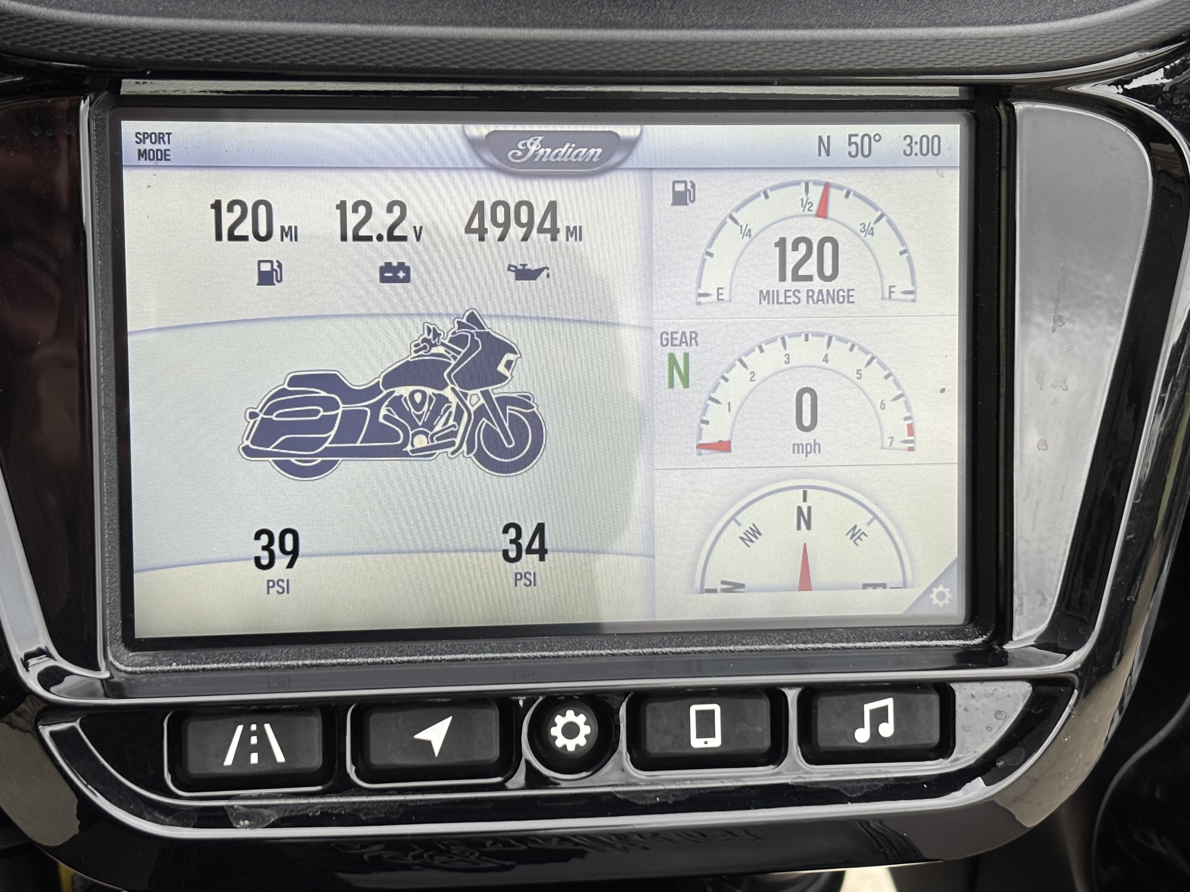 2022 Indian Motorcycle Challenger® Dark Horse® in Columbia, Missouri - Photo 9
