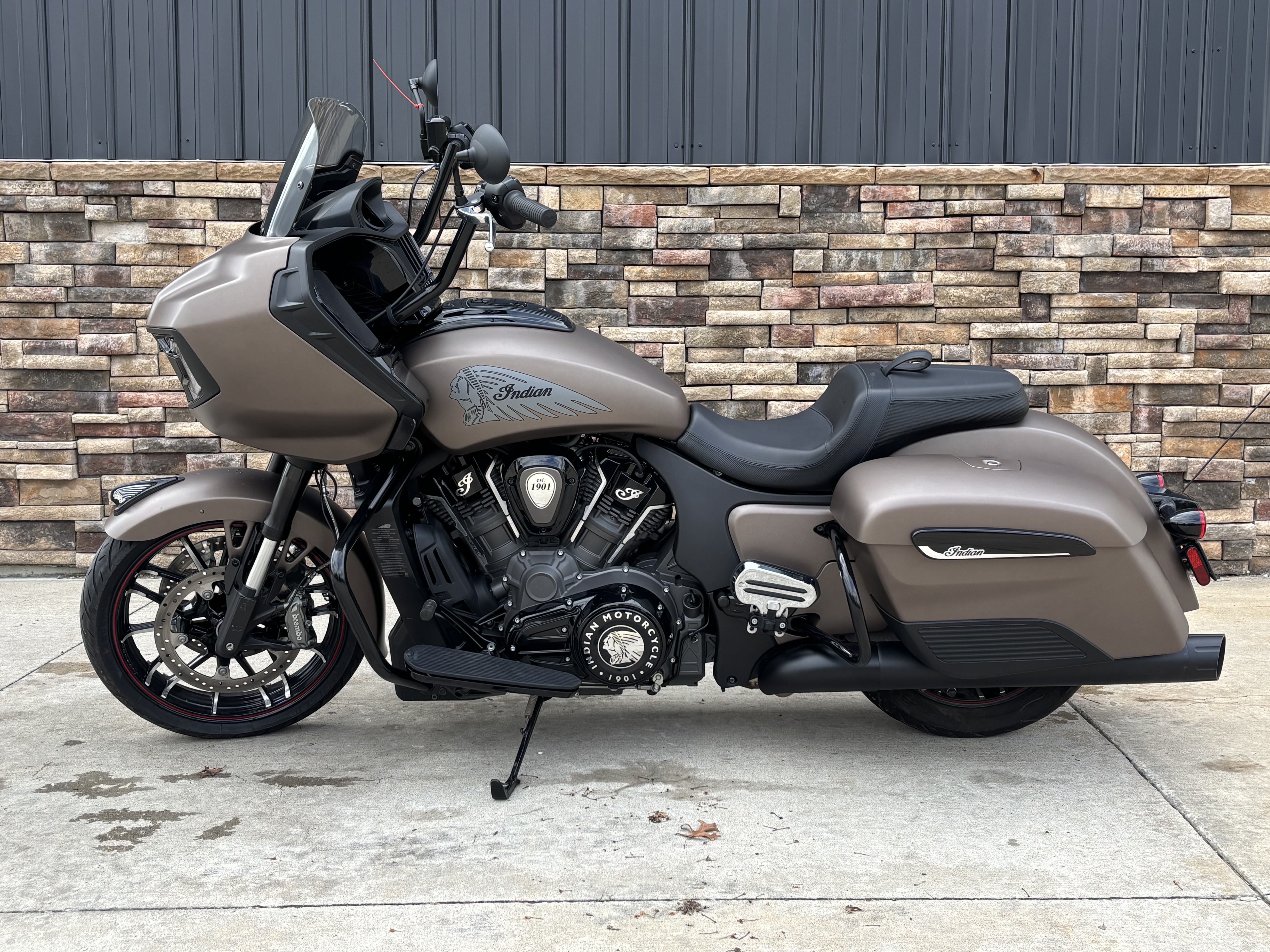 2022 Indian Motorcycle Challenger® Dark Horse® in Columbia, Missouri - Photo 16