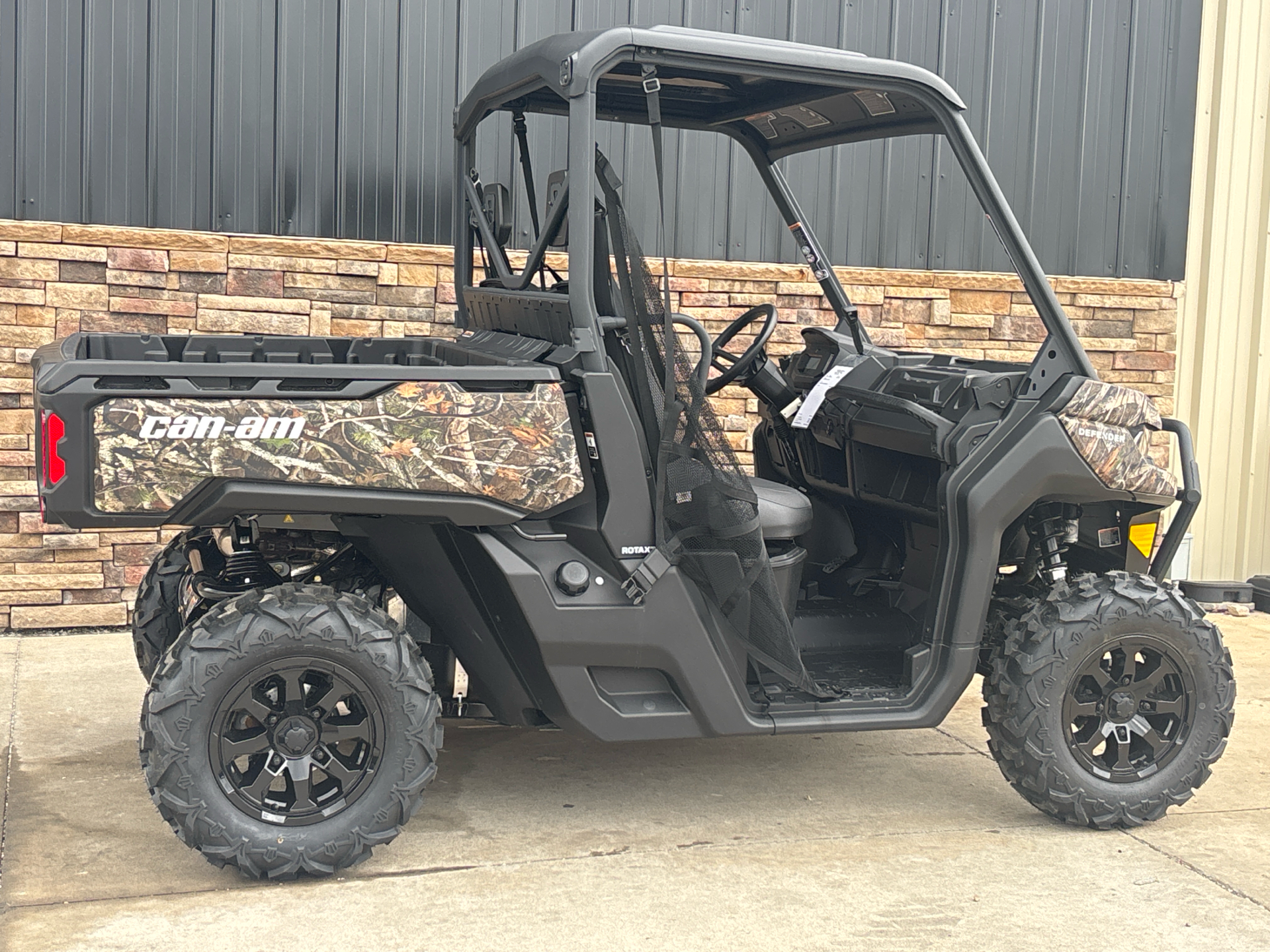 2025 Can-Am Defender XT HD7 in Columbia, Missouri - Photo 2