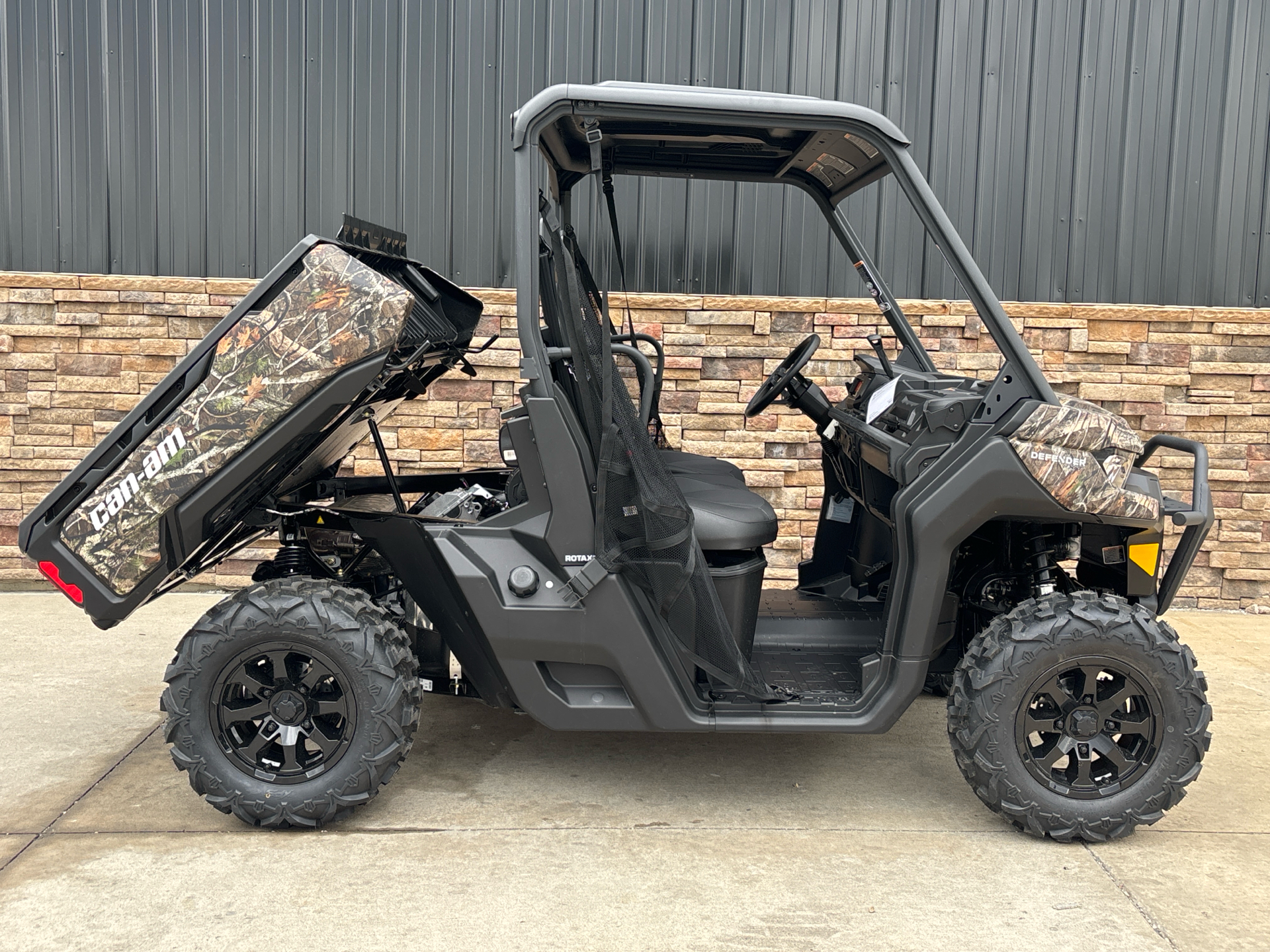 2025 Can-Am Defender XT HD7 in Columbia, Missouri - Photo 10