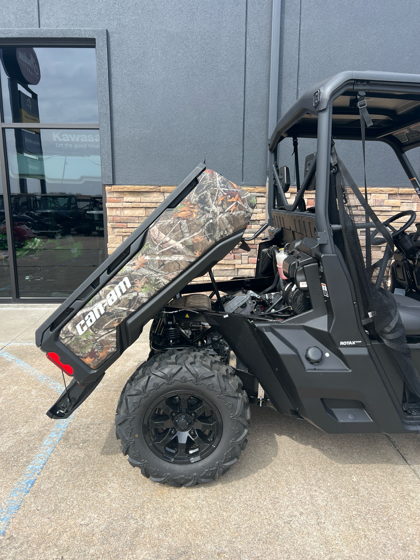 2025 Can-Am Defender XT HD7 in Columbia, Missouri - Photo 9