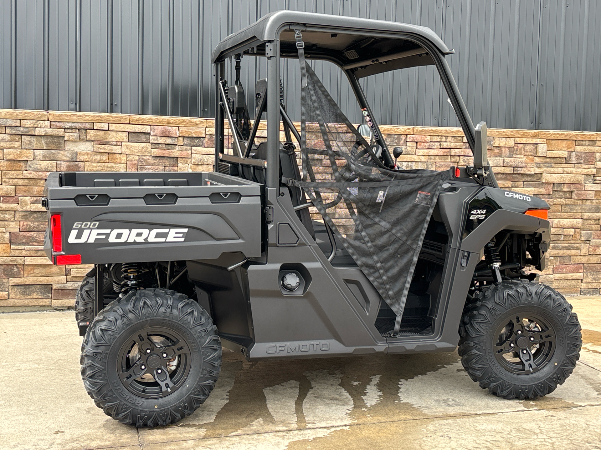 2025 CFMOTO UForce 600 in Columbia, Missouri - Photo 2