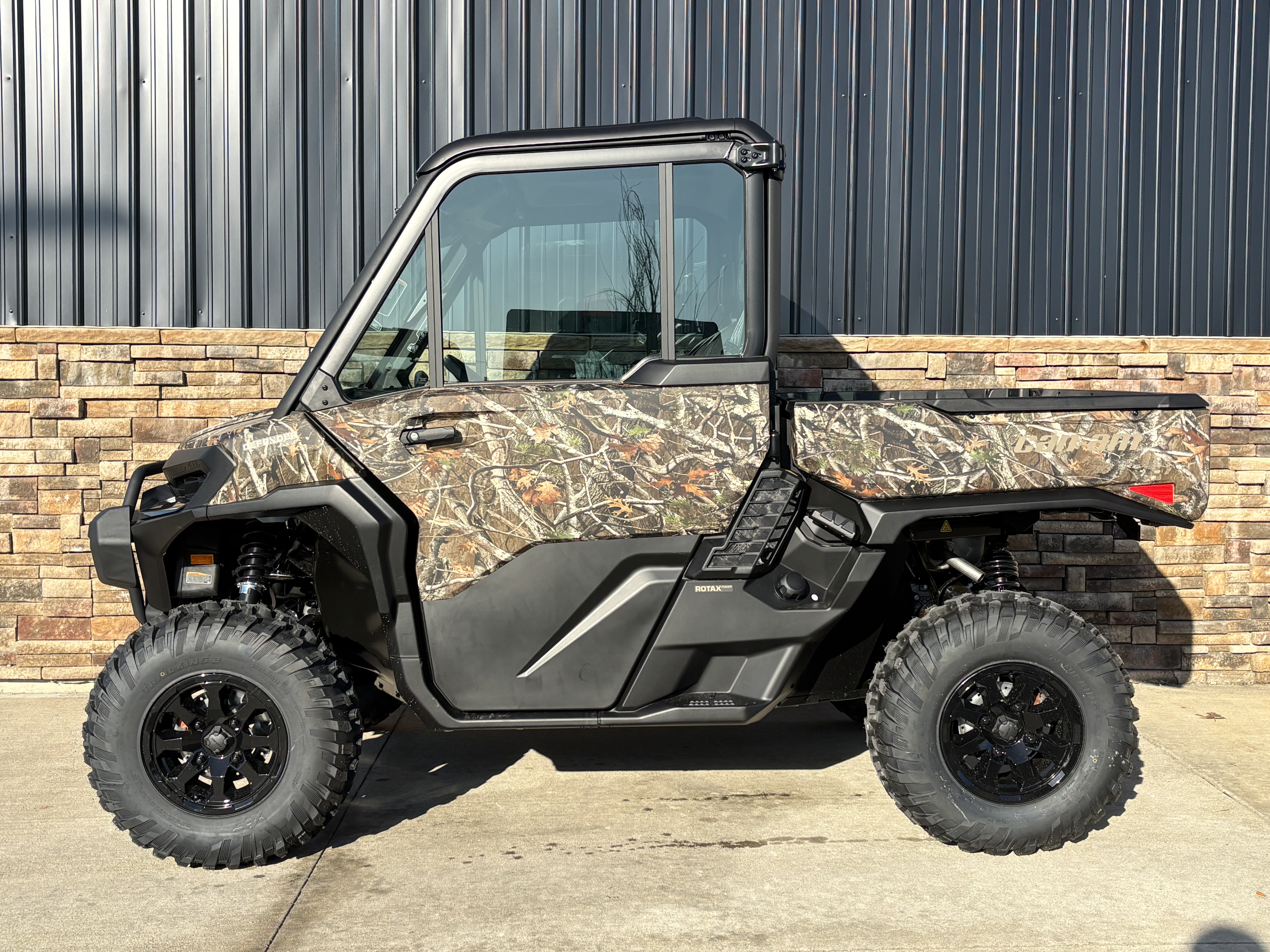 2026 Can-Am Defender XT CAB HD11 in Columbia, Missouri - Photo 1