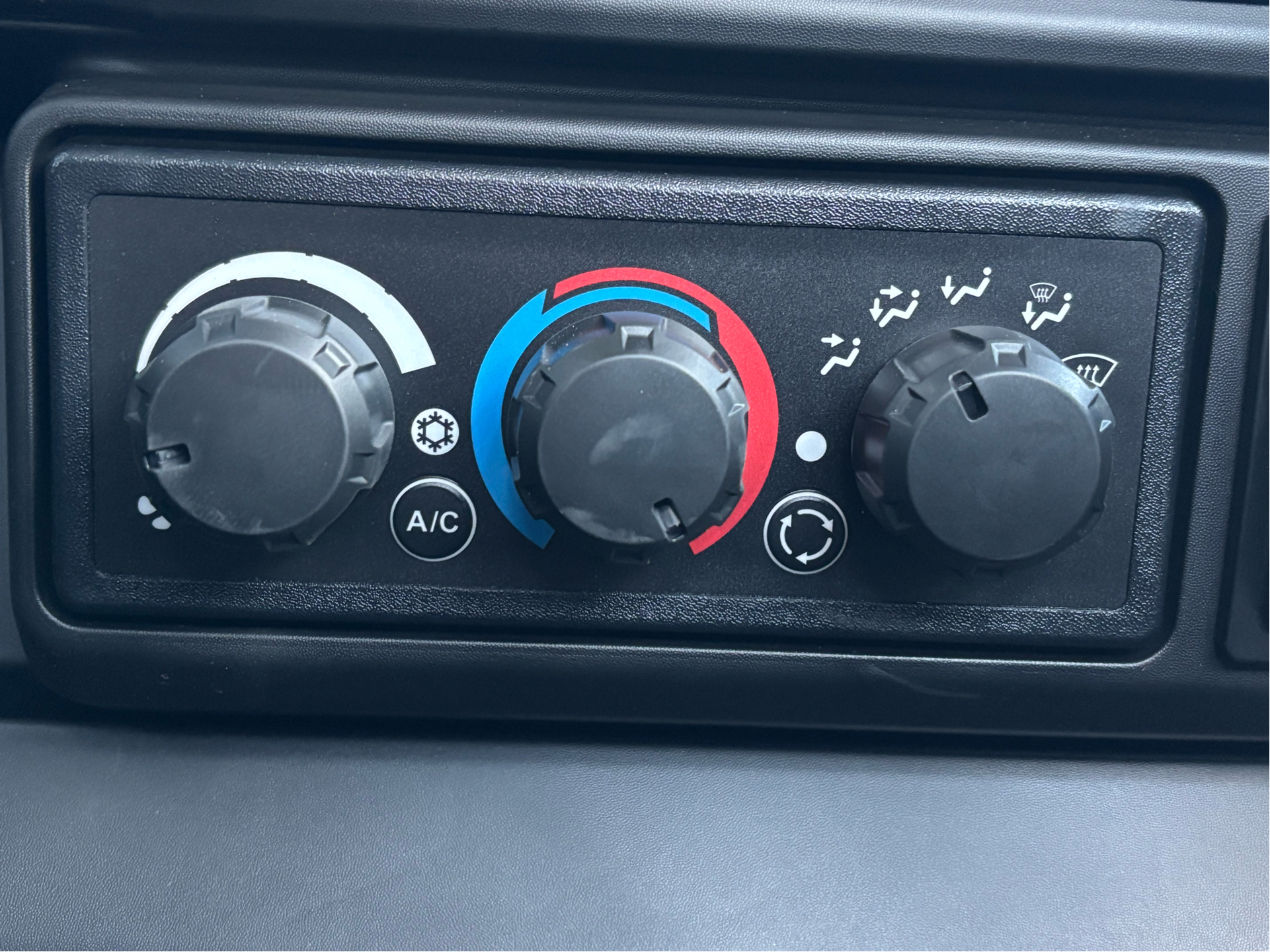 2026 Can-Am Defender XT CAB HD11 in Columbia, Missouri - Photo 9