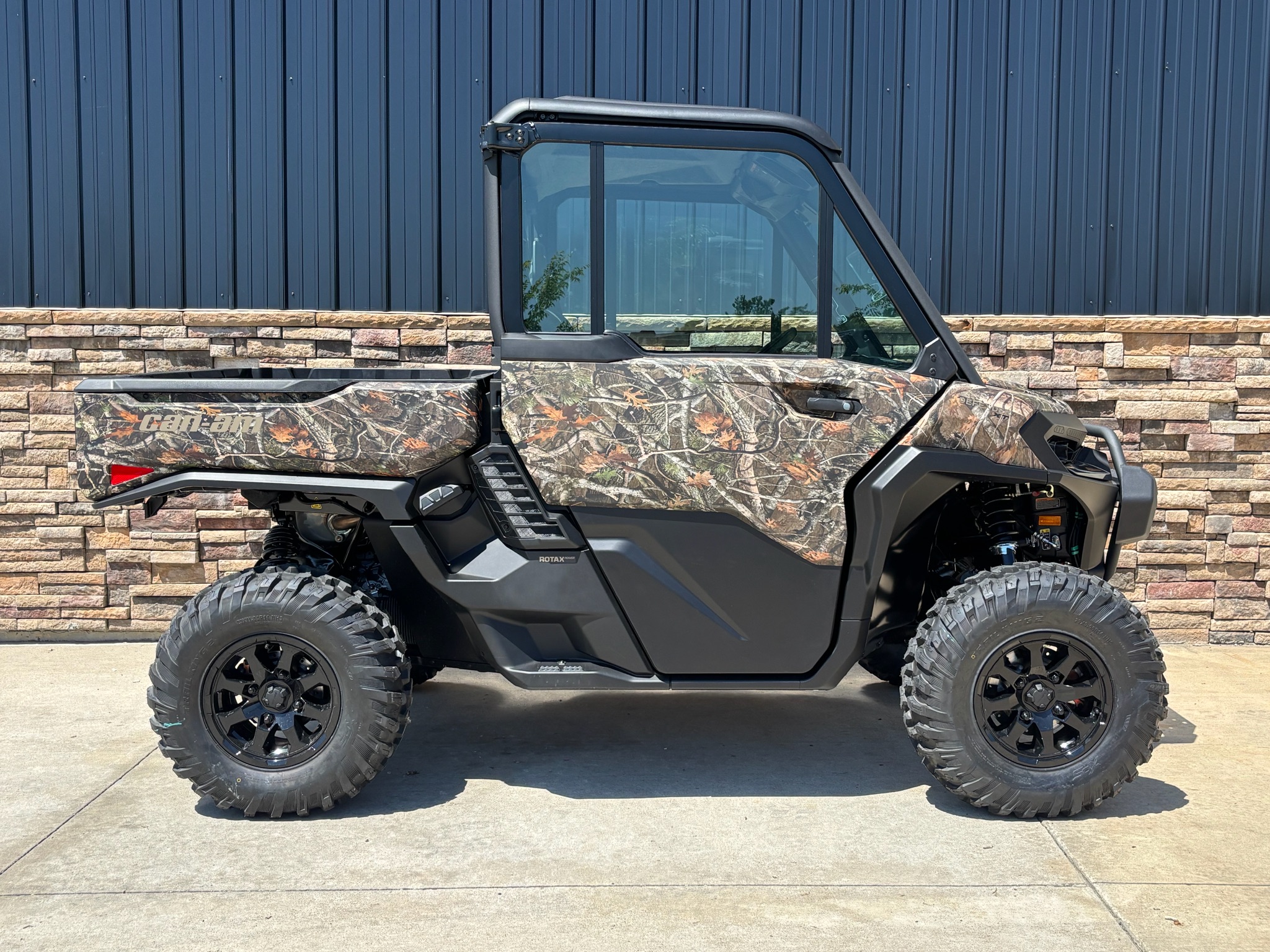 2026 Can-Am Defender XT CAB HD11 in Columbia, Missouri - Photo 1