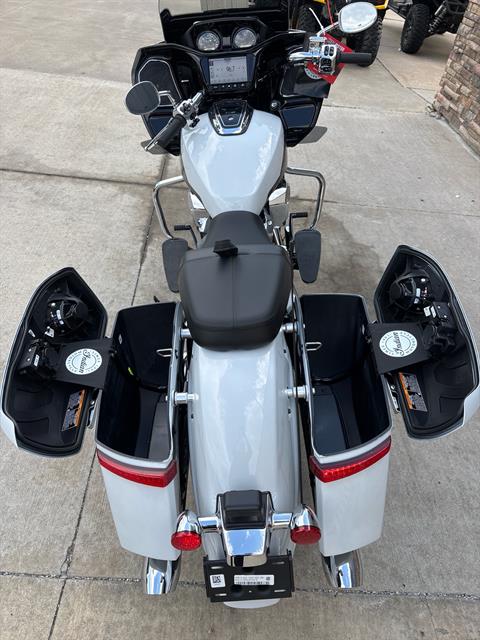 2025 Indian Motorcycle CHALLENGER LIMITED 112  RA in Columbia, Missouri - Photo 8