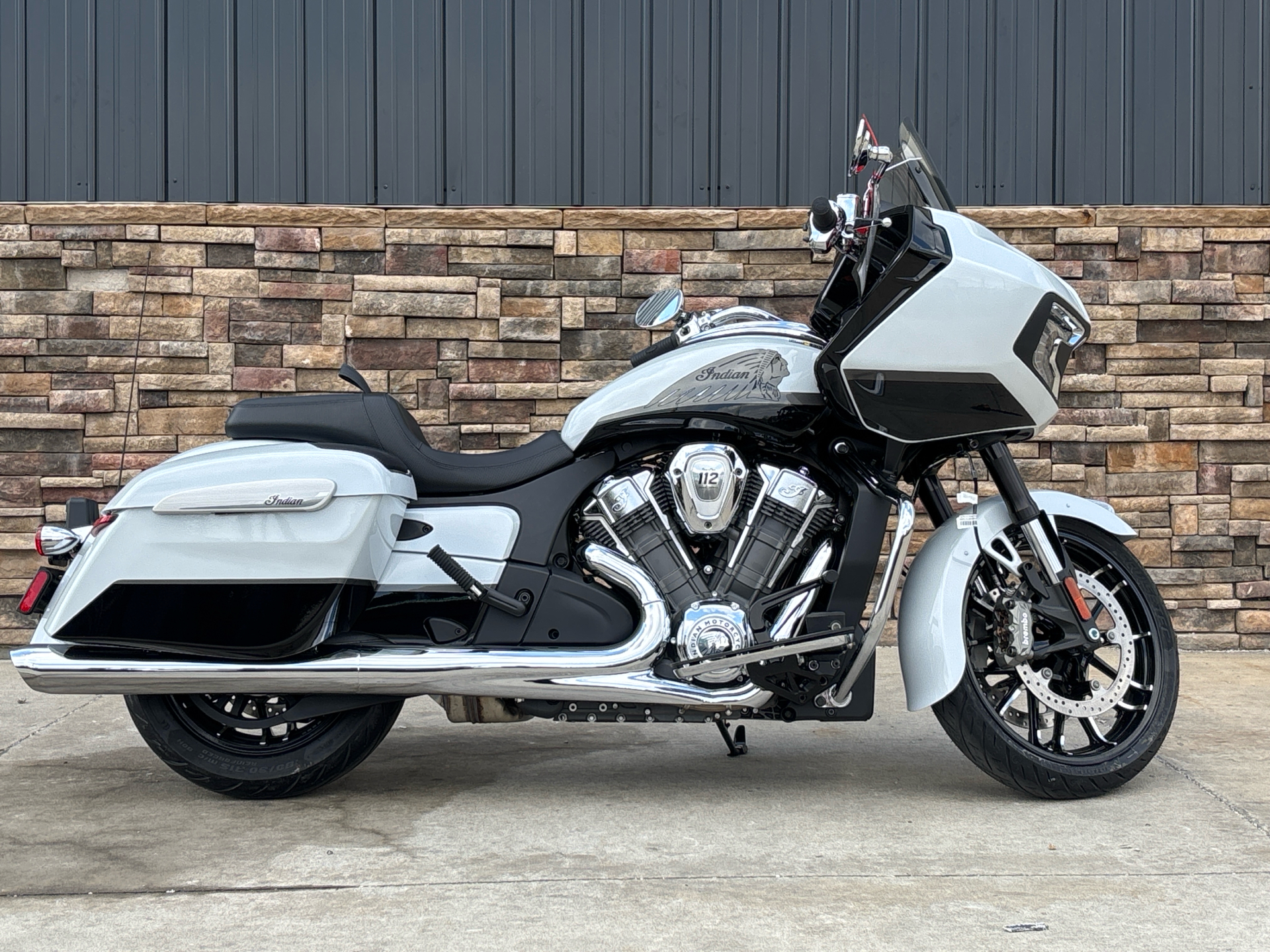 2025 Indian Motorcycle CHALLENGER LIMITED 112  RA in Columbia, Missouri - Photo 13