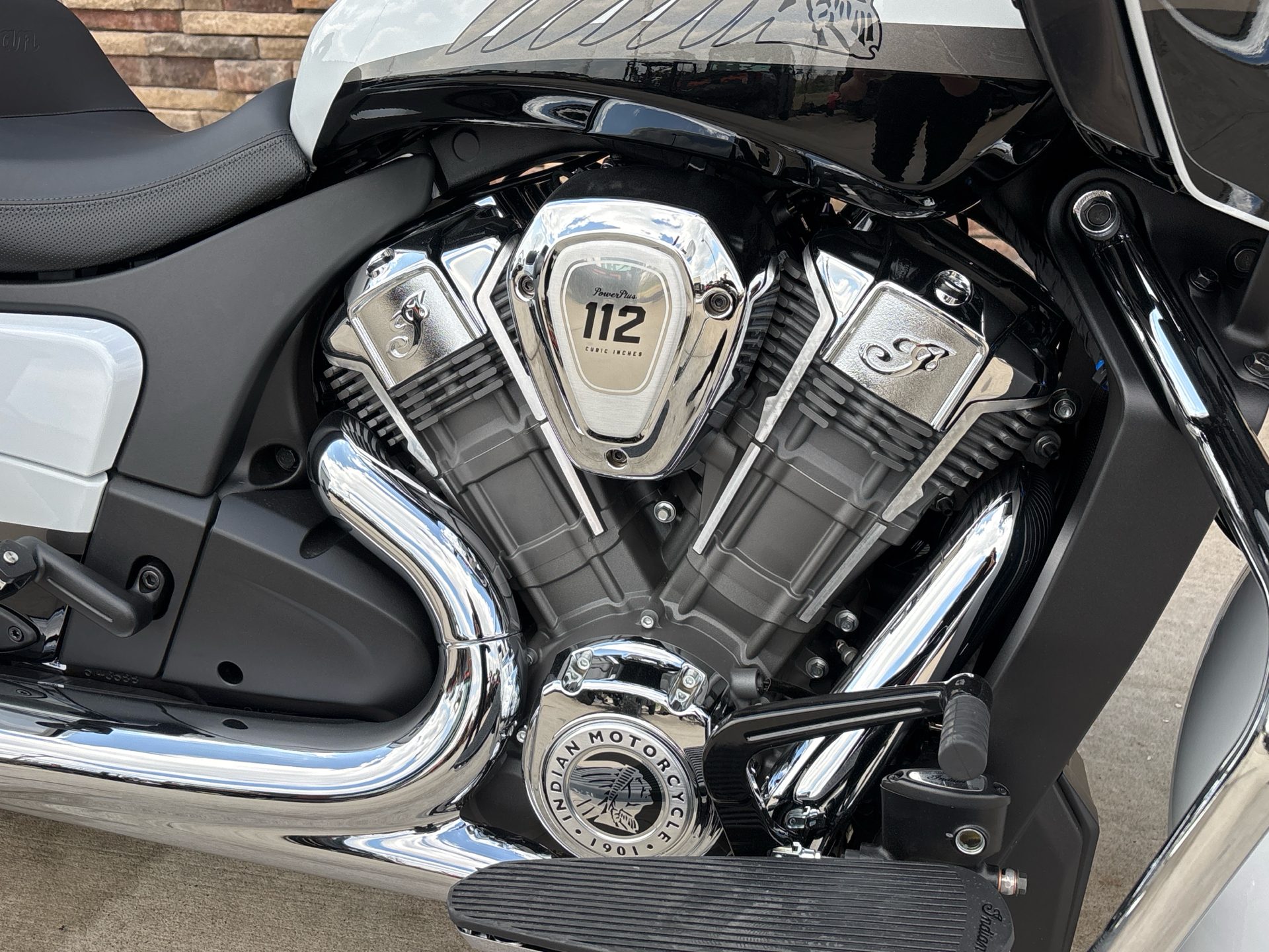 2025 Indian Motorcycle CHALLENGER LIMITED 112  RA in Columbia, Missouri - Photo 10
