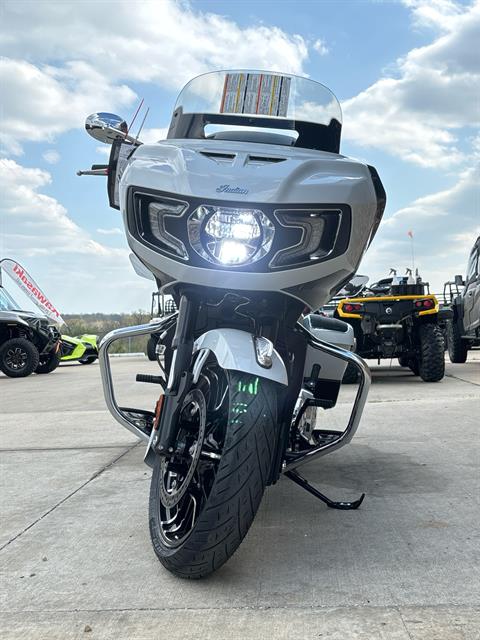2025 Indian Motorcycle CHALLENGER LIMITED 112  RA in Columbia, Missouri - Photo 11
