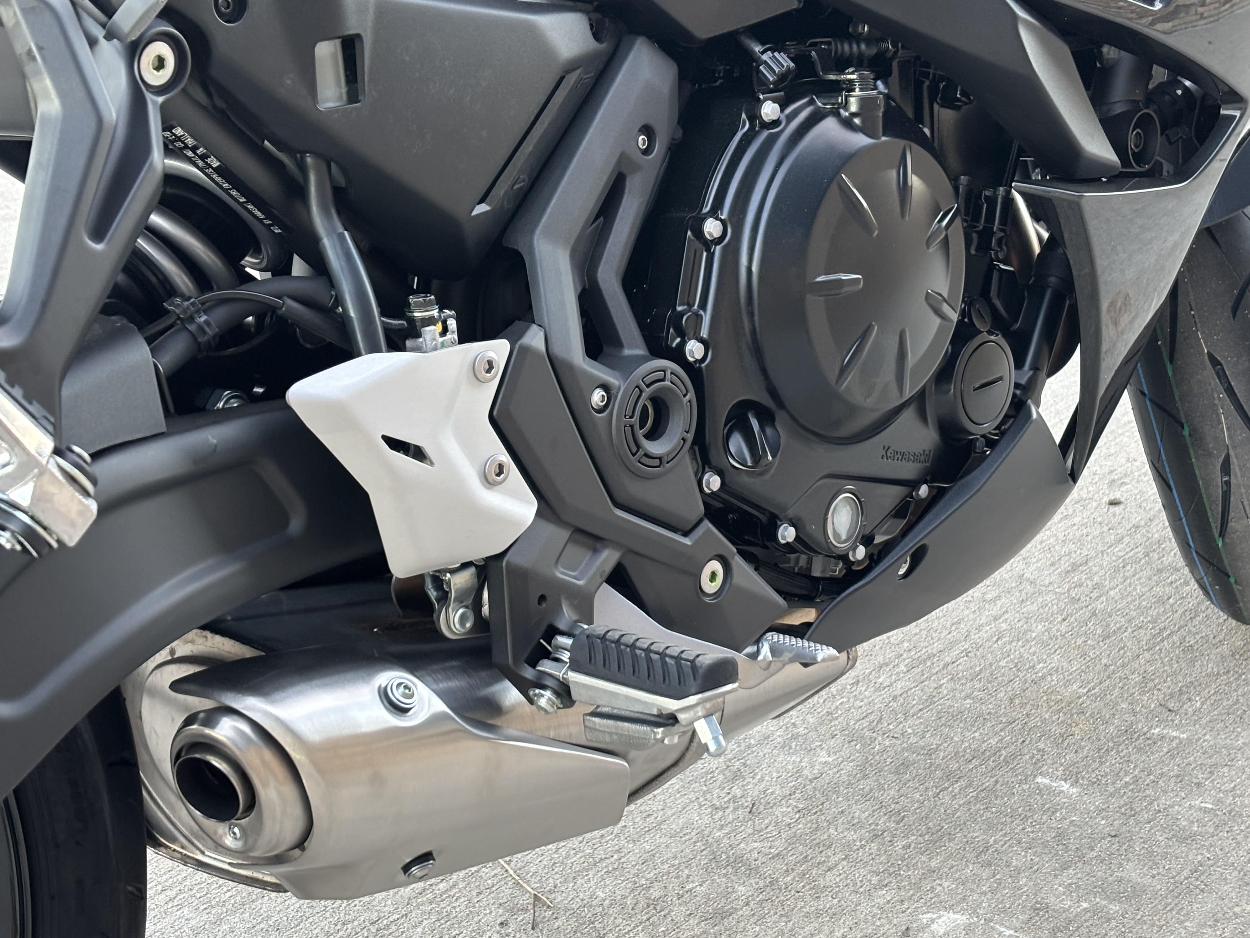 2026 Kawasaki Ninja 650 in Columbia, Missouri - Photo 11