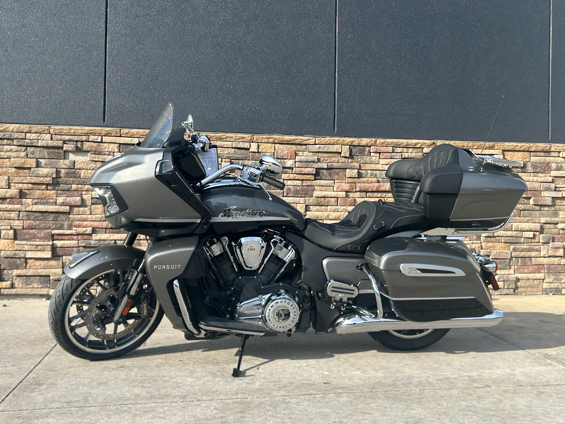 2024 Indian Motorcycle Pursuit® Limited® with PowerBand Audio Package in Columbia, Missouri - Photo 1