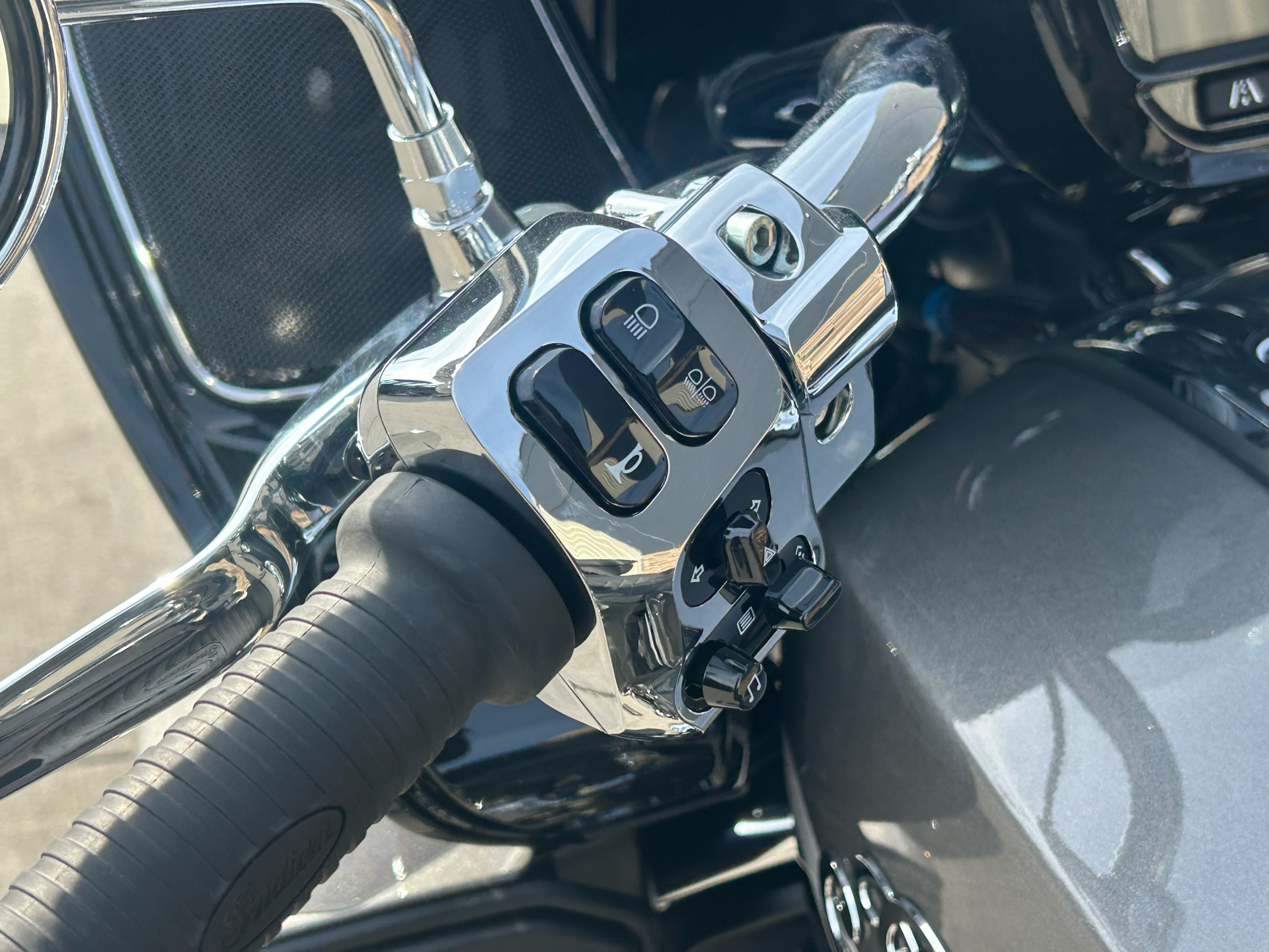 2024 Indian Motorcycle Pursuit® Limited® with PowerBand Audio Package in Columbia, Missouri - Photo 9