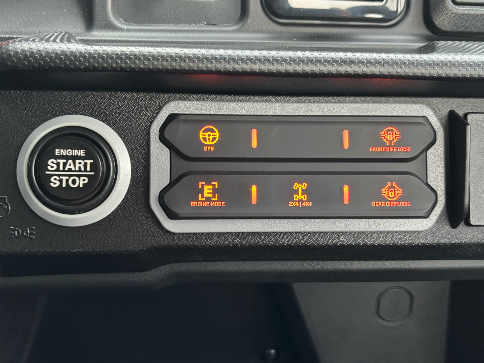 2026 Can-Am Defender XT CAB HD11 in Columbia, Missouri - Photo 9