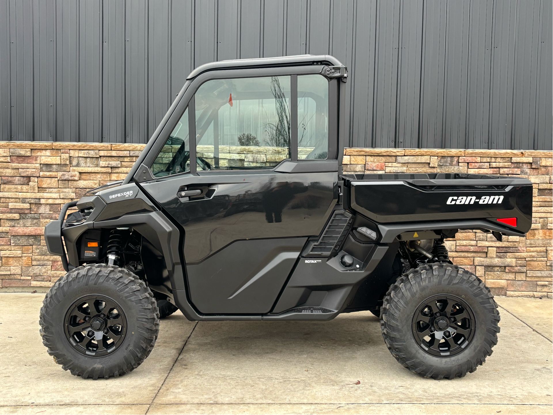 2026 Can-Am Defender XT CAB HD11 in Columbia, Missouri - Photo 15