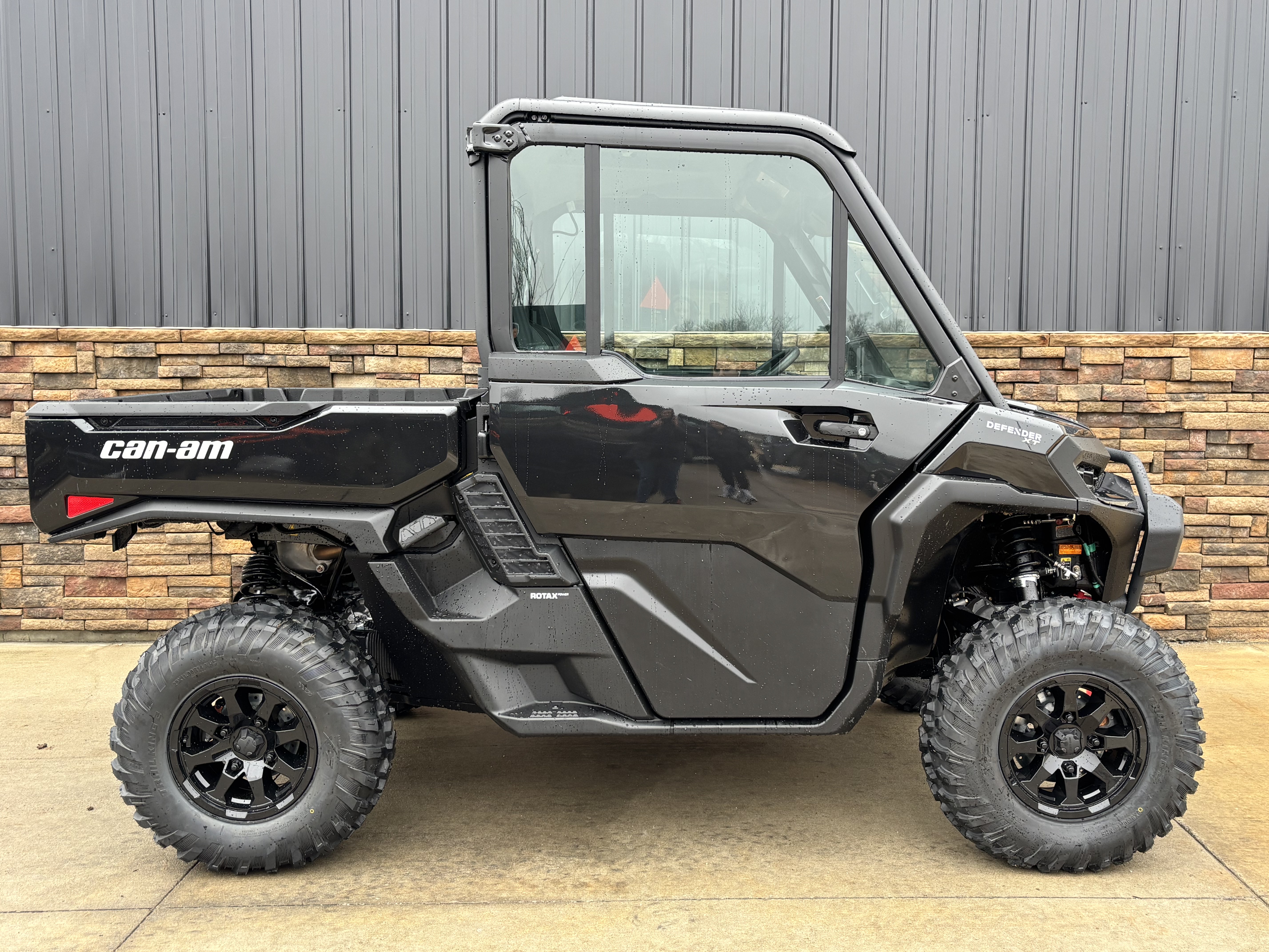 2026 Can-Am Defender XT CAB HD11 in Columbia, Missouri - Photo 17