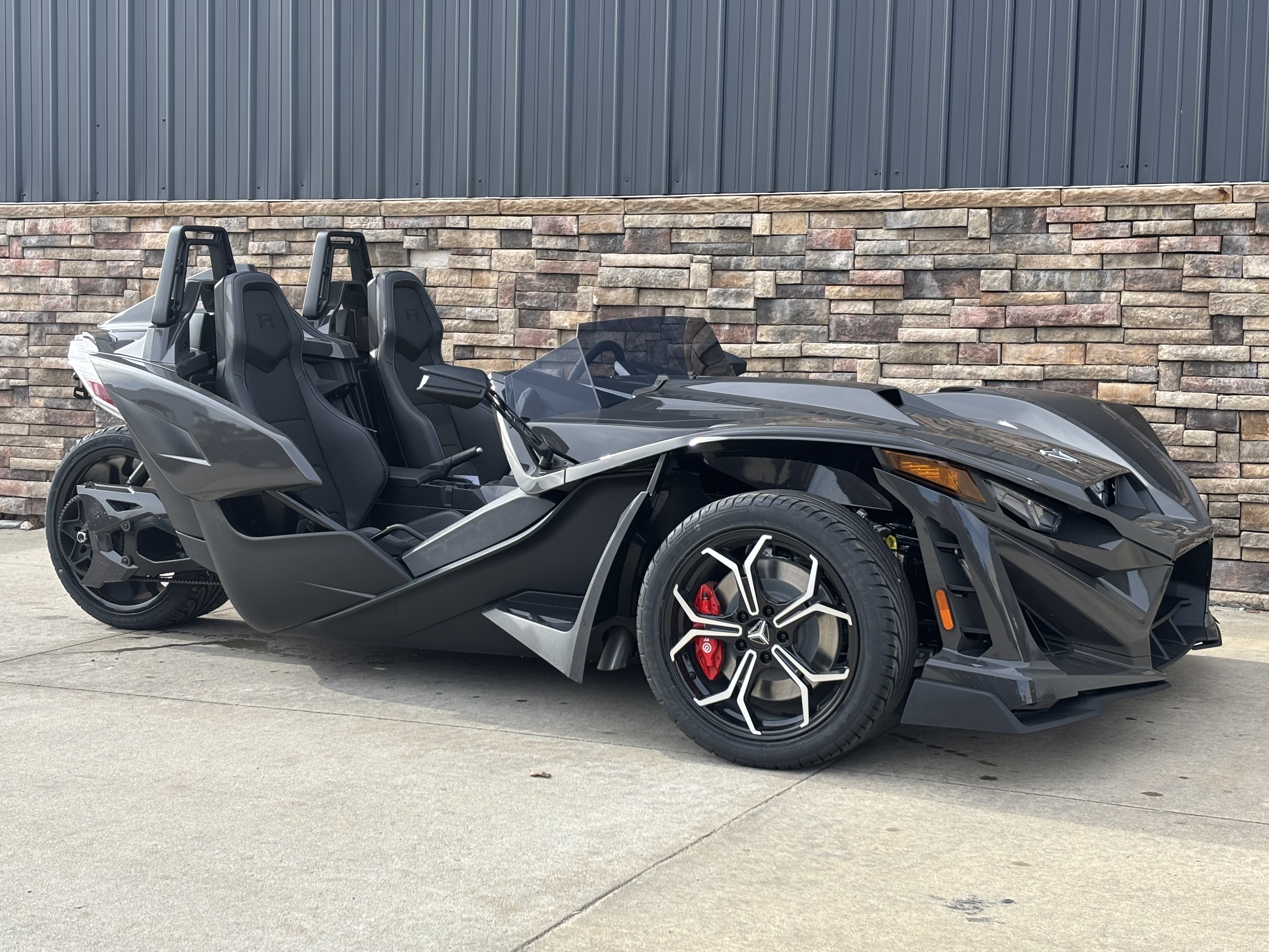 2025 Slingshot Slingshot R - AutoDrive in Columbia, Missouri - Photo 2