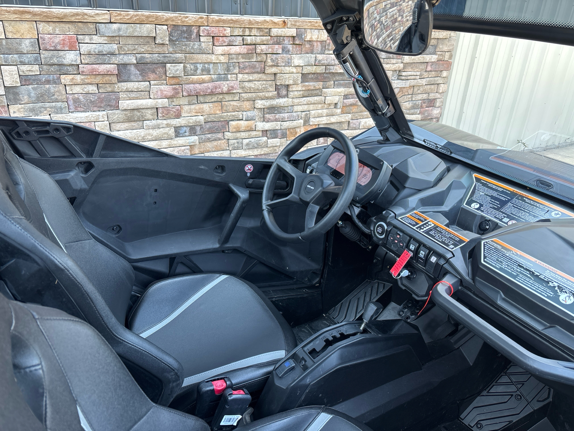 2024 Can-Am Commander XT 1000R in Columbia, Missouri - Photo 10