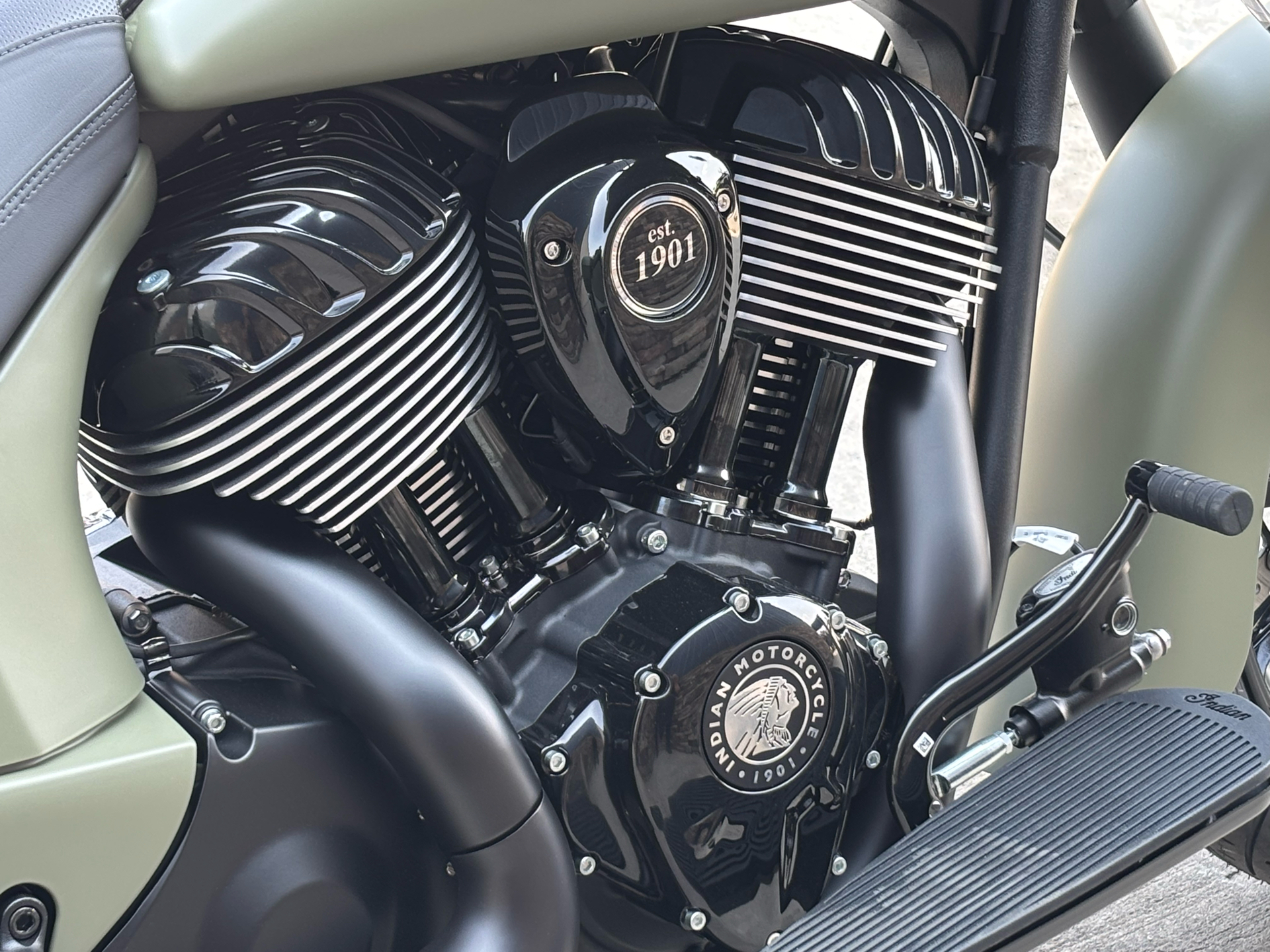 2025 Indian Motorcycle Springfield® Dark Horse® in Columbia, Missouri - Photo 8