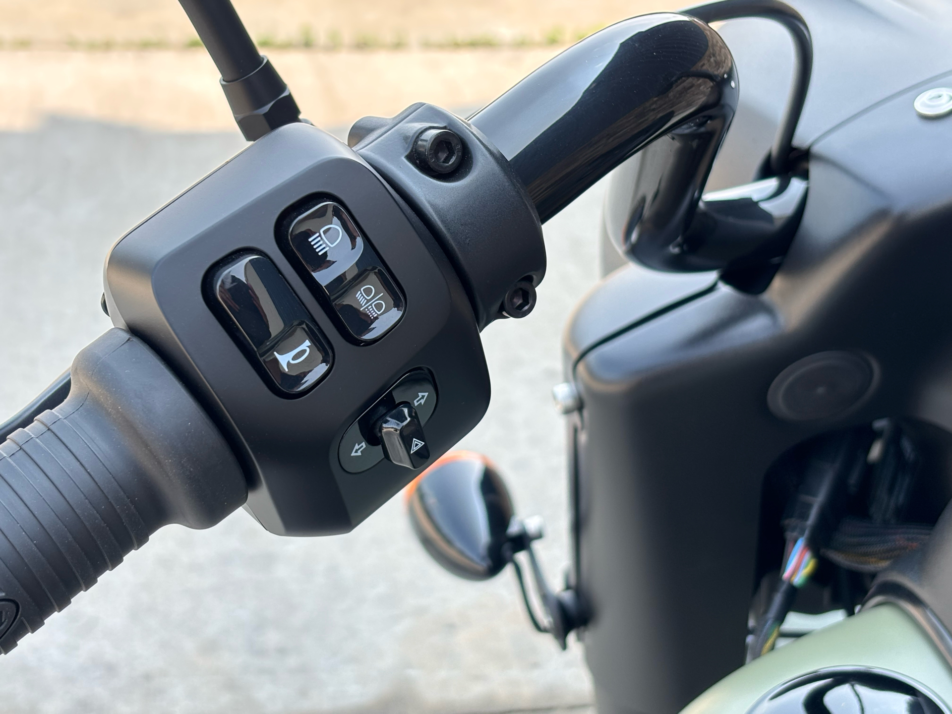 2025 Indian Motorcycle Springfield® Dark Horse® in Columbia, Missouri - Photo 11