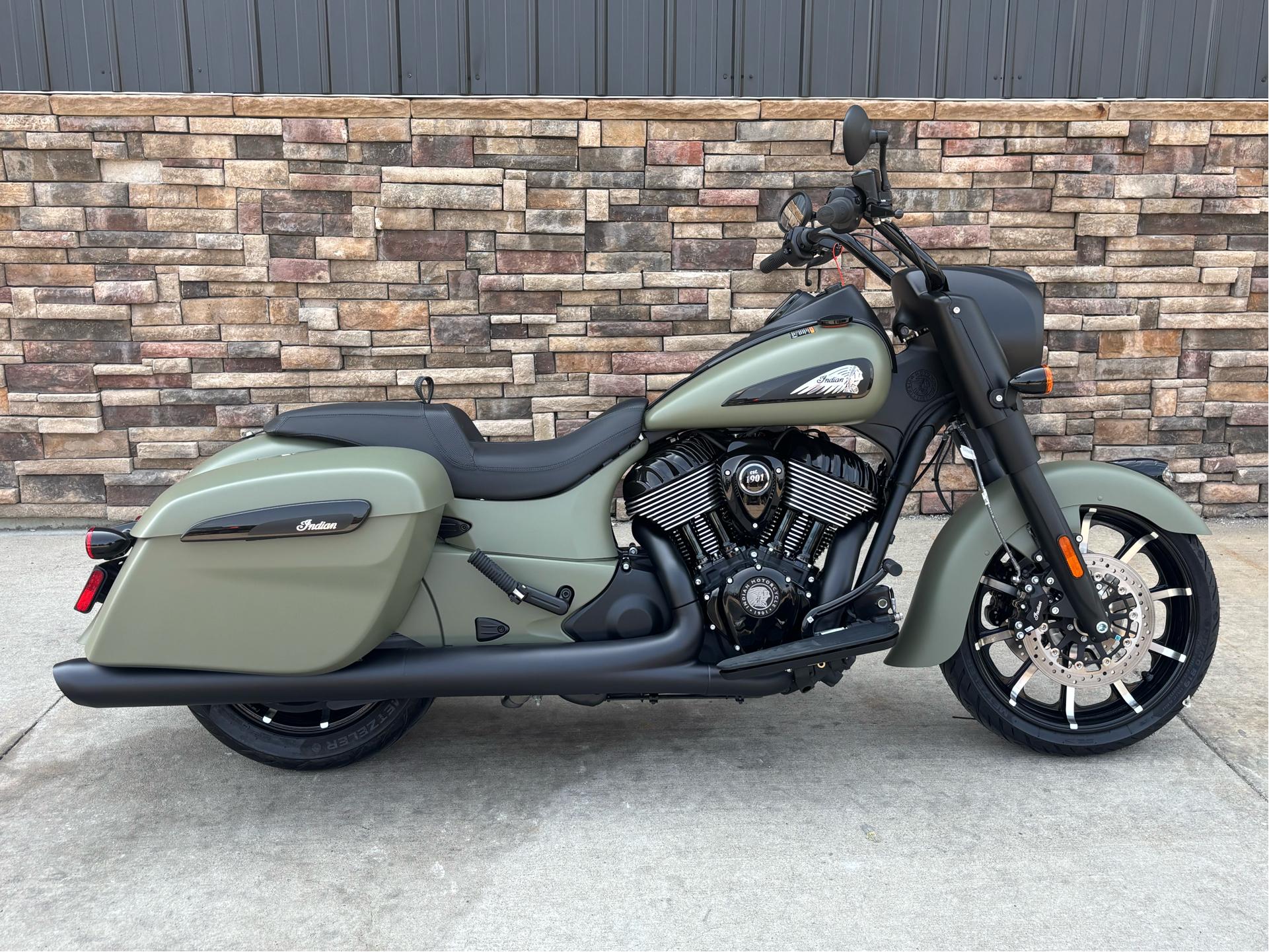 2025 Indian Motorcycle Springfield® Dark Horse® in Columbia, Missouri - Photo 14