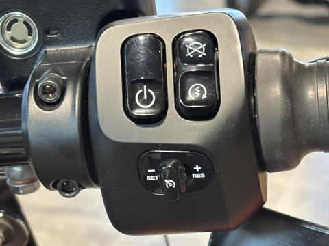 2025 Indian Motorcycle Springfield® Dark Horse® in Columbia, Missouri - Photo 10