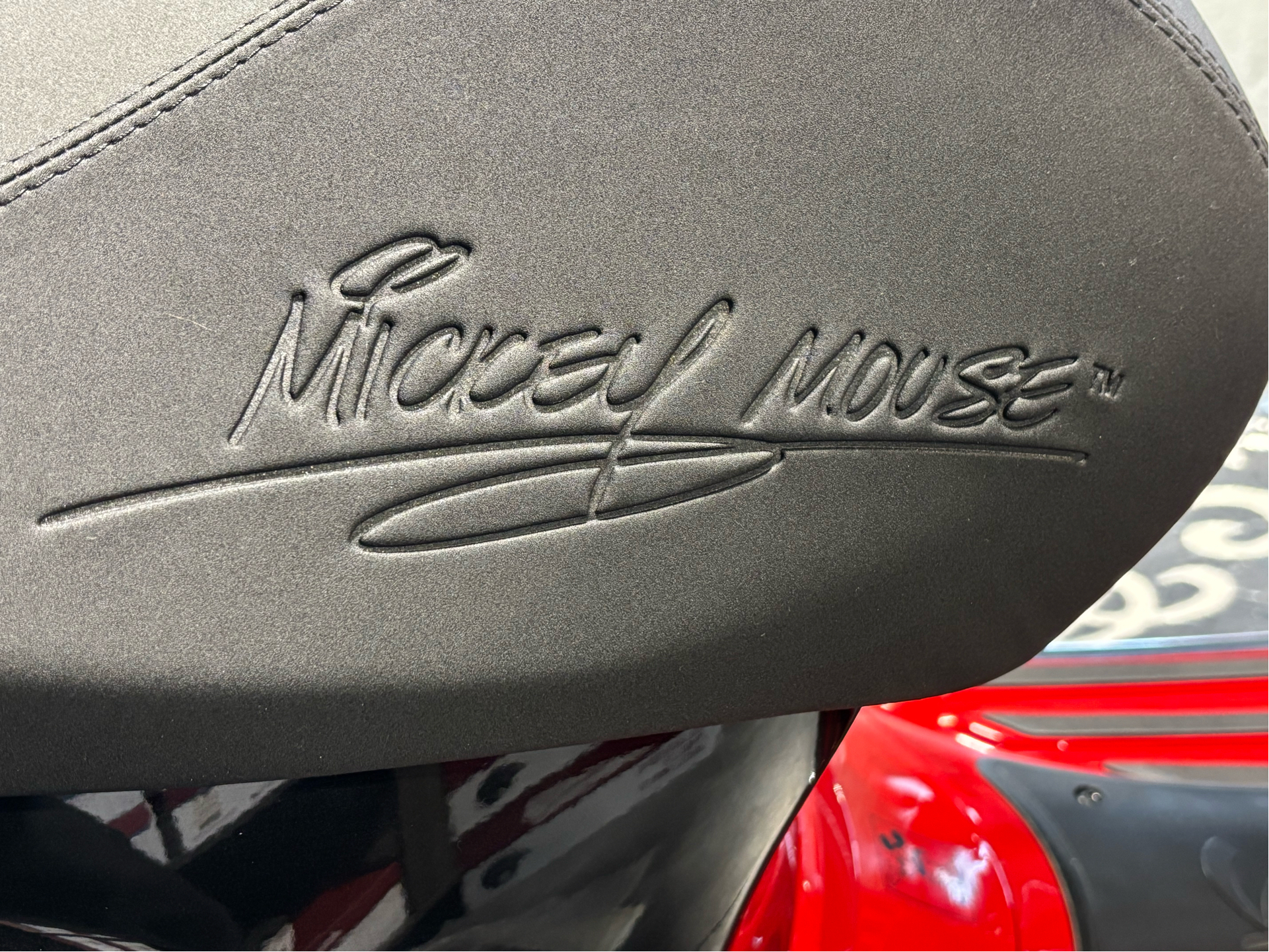 2023 Vespa Primavera 50 Disney Mickey Mouse Edition By Vespa in Columbia, Missouri - Photo 5