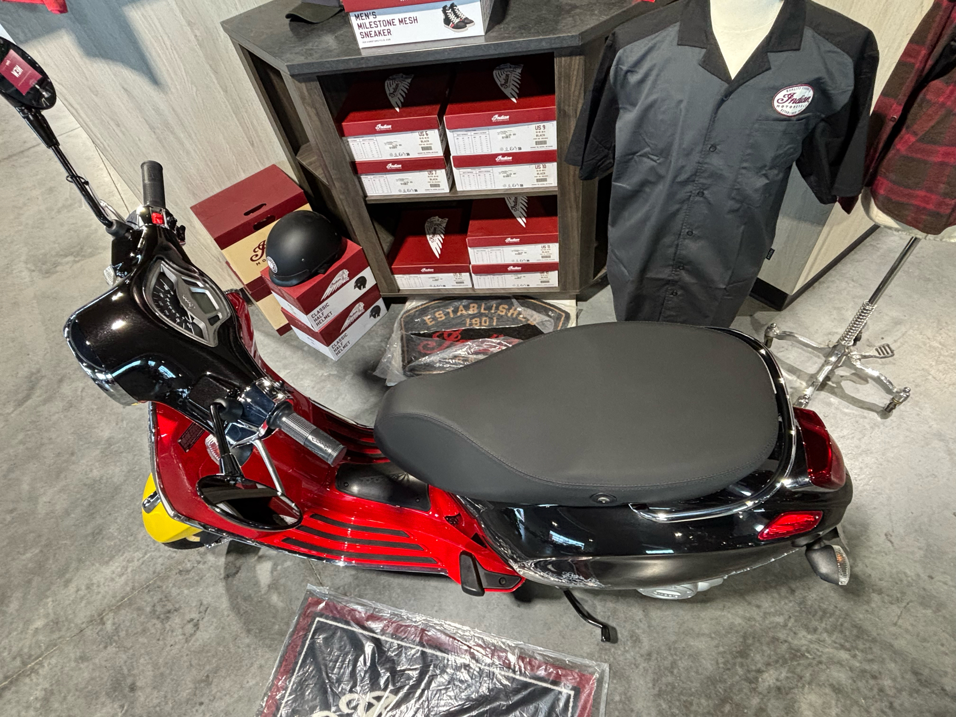 2023 Vespa Primavera 50 Disney Mickey Mouse Edition By Vespa in Columbia, Missouri - Photo 12