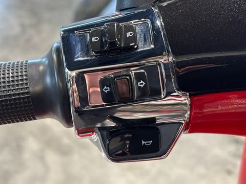 2023 Vespa Primavera 50 Disney Mickey Mouse Edition By Vespa in Columbia, Missouri - Photo 6