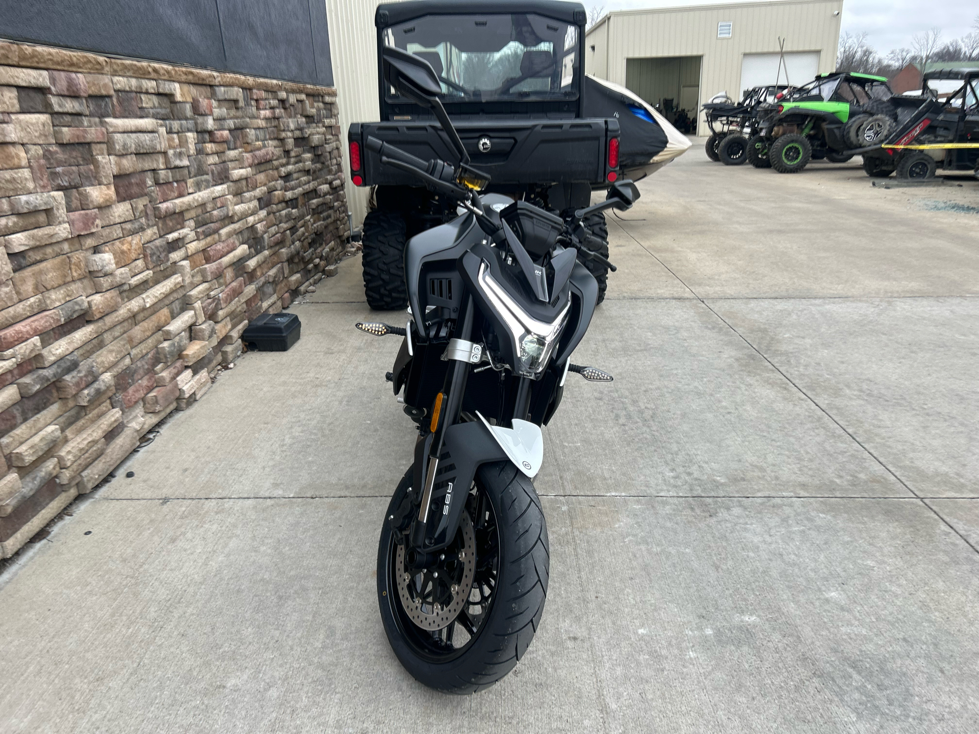 2024 CFMOTO 800NK in Columbia, Missouri - Photo 2