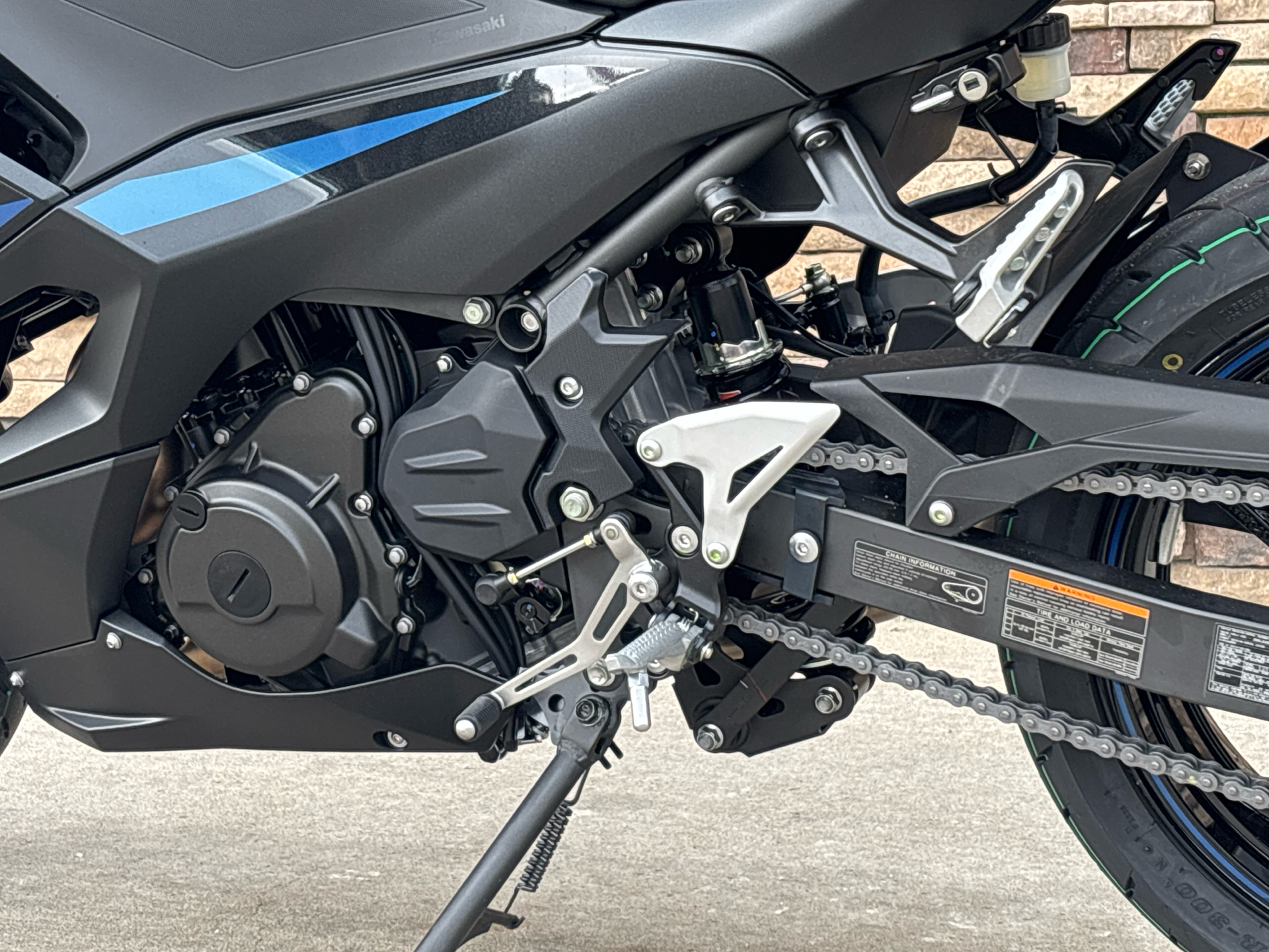 2025 Kawasaki Ninja 500 ABS in Columbia, Missouri - Photo 4