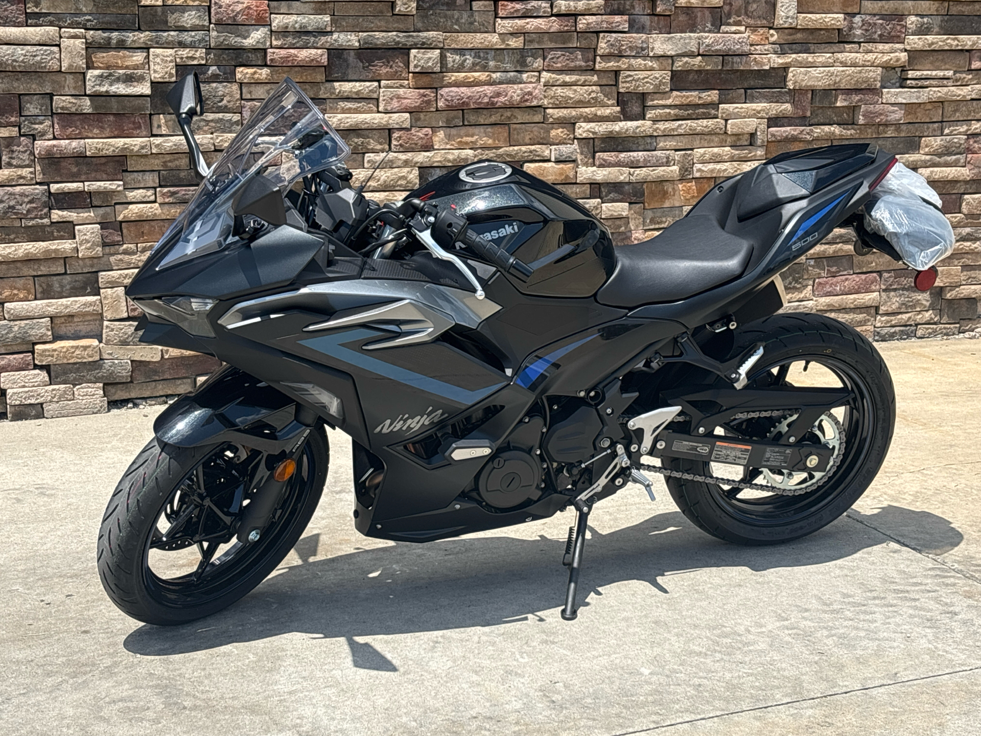 2025 Kawasaki Ninja 500 SE ABS in Columbia, Missouri - Photo 2