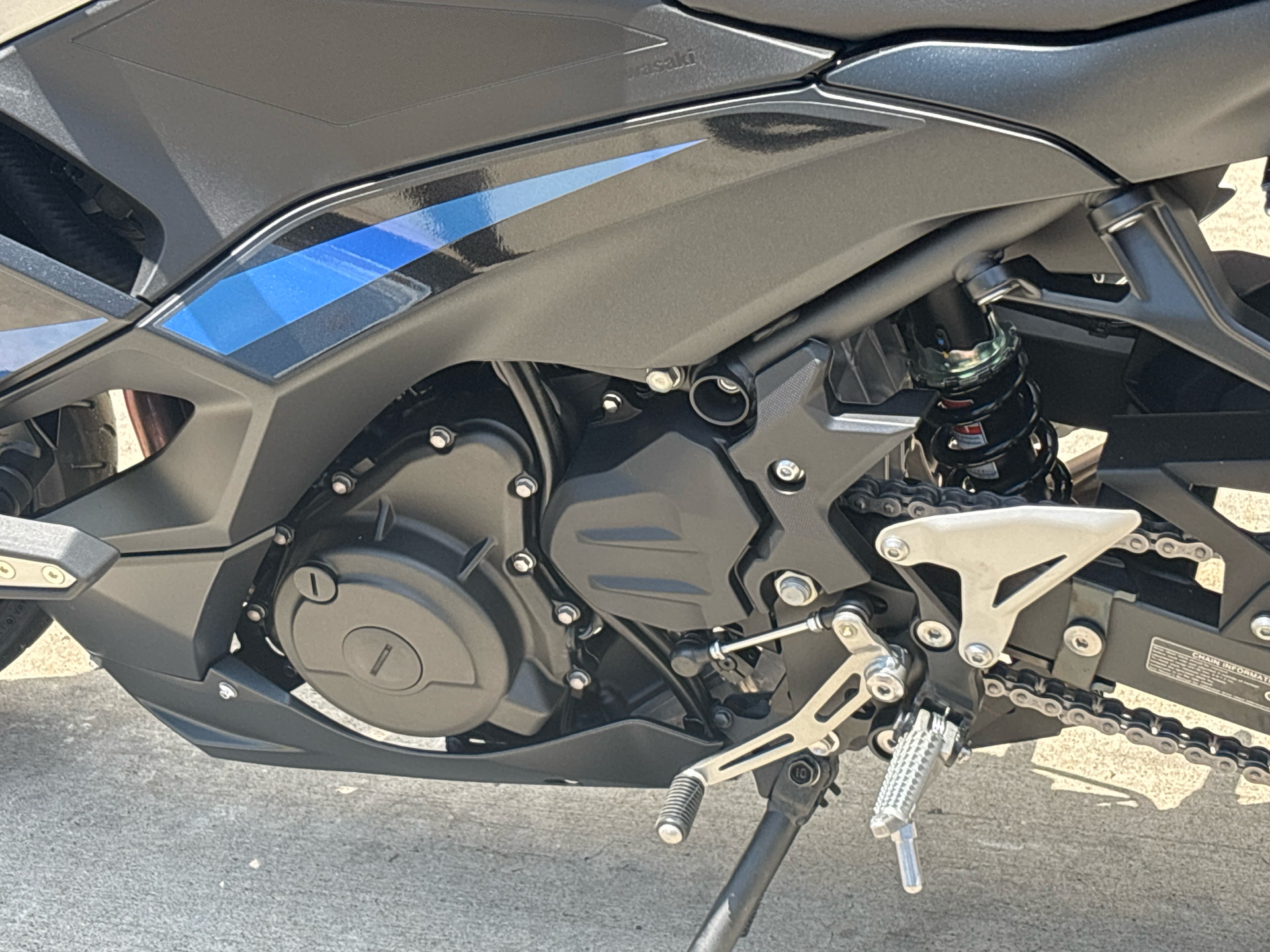 2025 Kawasaki Ninja 500 SE ABS in Columbia, Missouri - Photo 5
