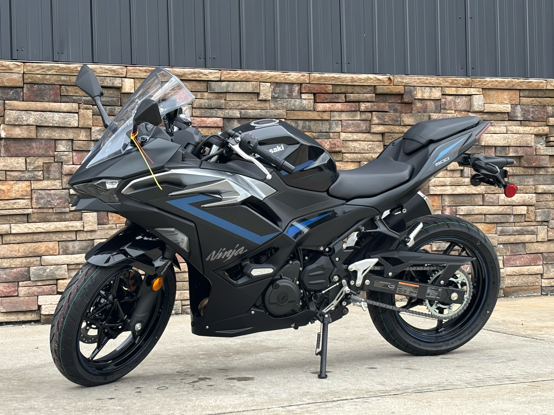 2025 Kawasaki Ninja 500 SE ABS in Columbia, Missouri - Photo 2