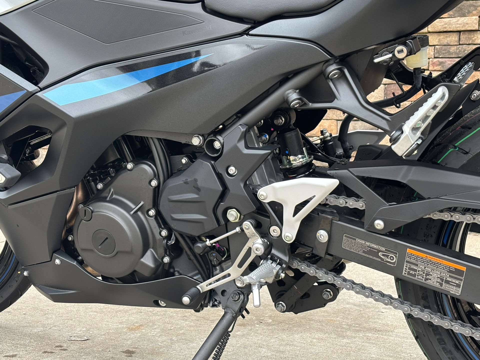2025 Kawasaki Ninja 500 SE ABS in Columbia, Missouri - Photo 4