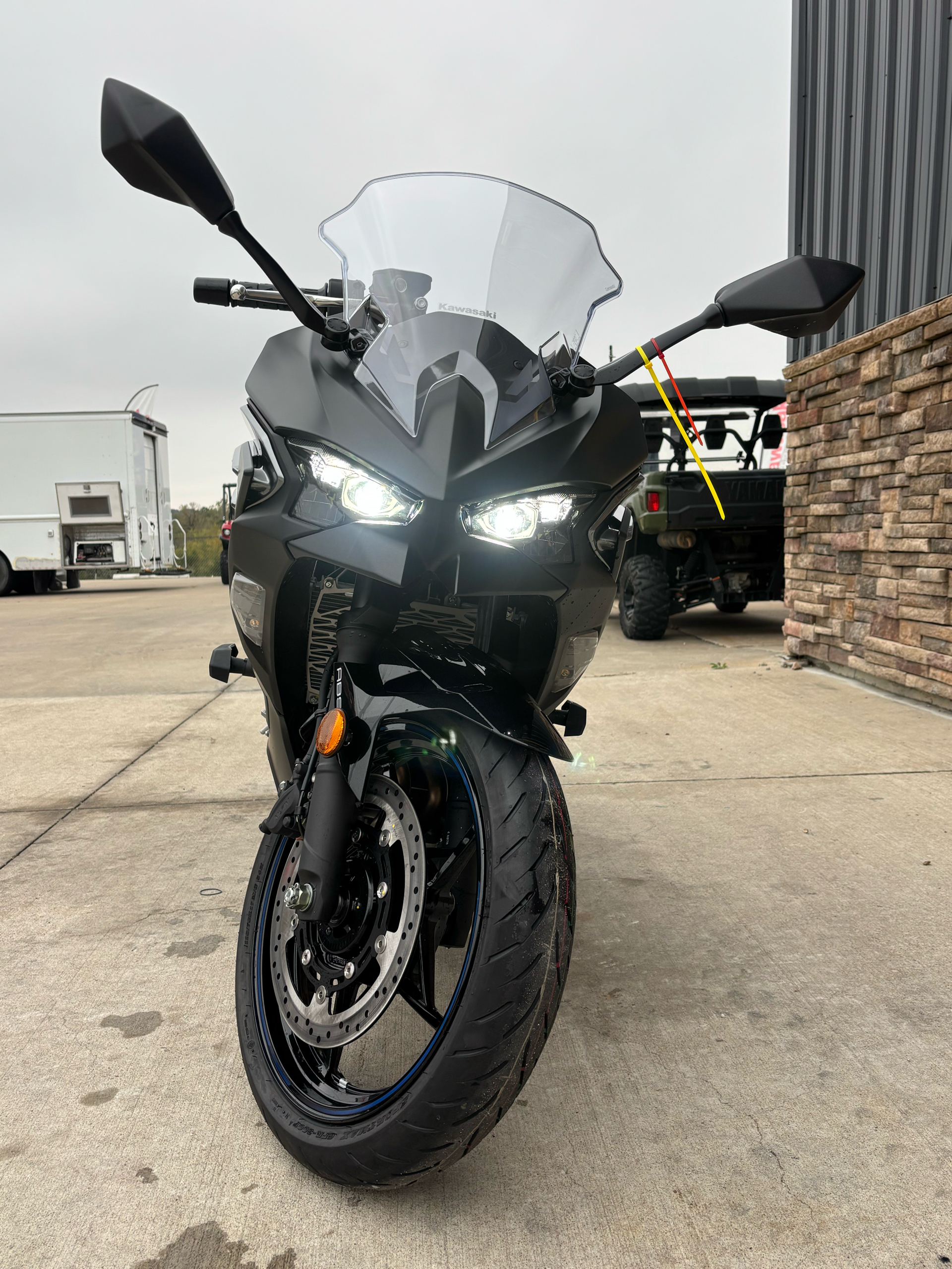 2025 Kawasaki Ninja 500 SE ABS in Columbia, Missouri - Photo 11