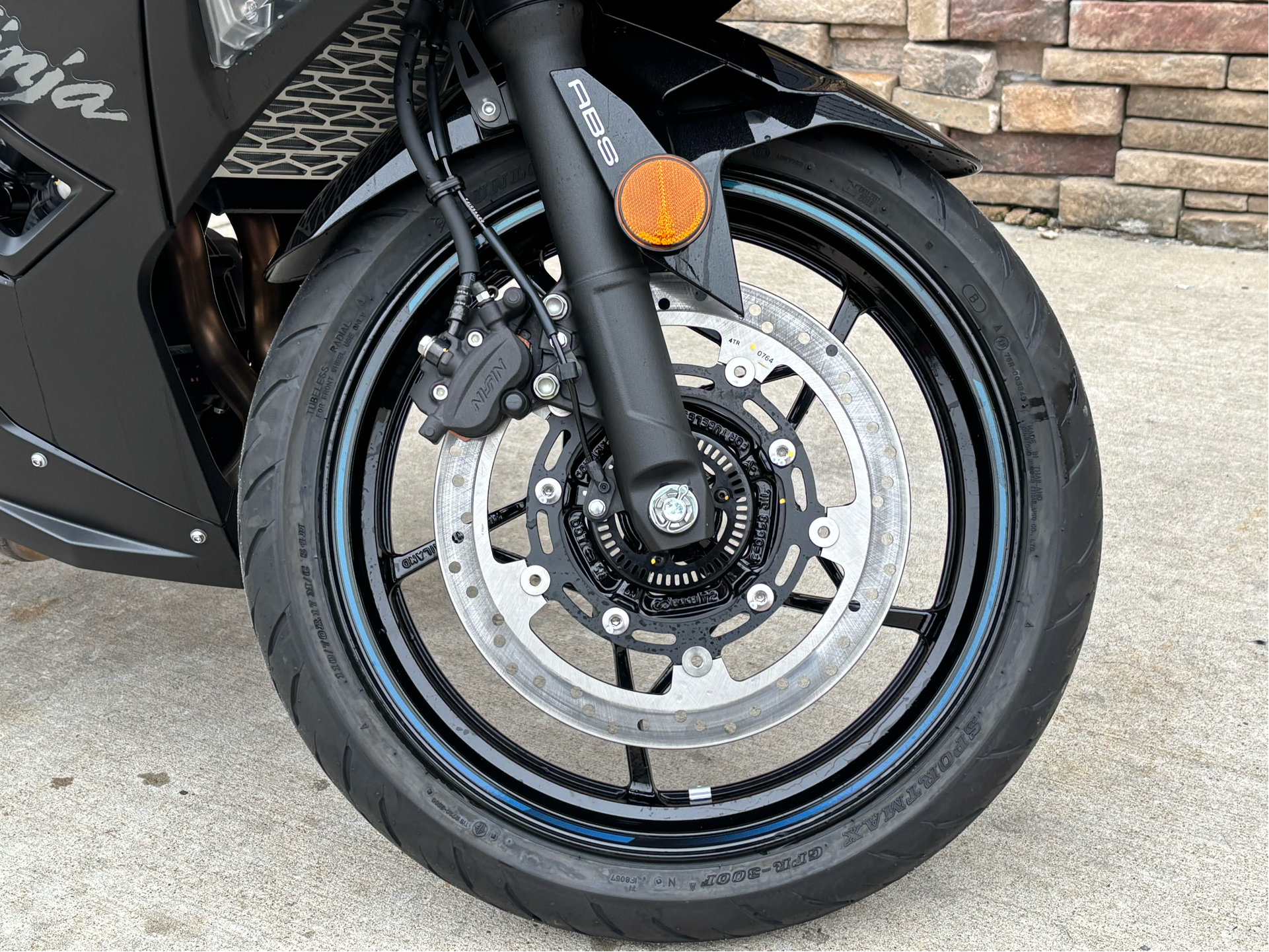 2025 Kawasaki Ninja 500 SE ABS in Columbia, Missouri - Photo 12