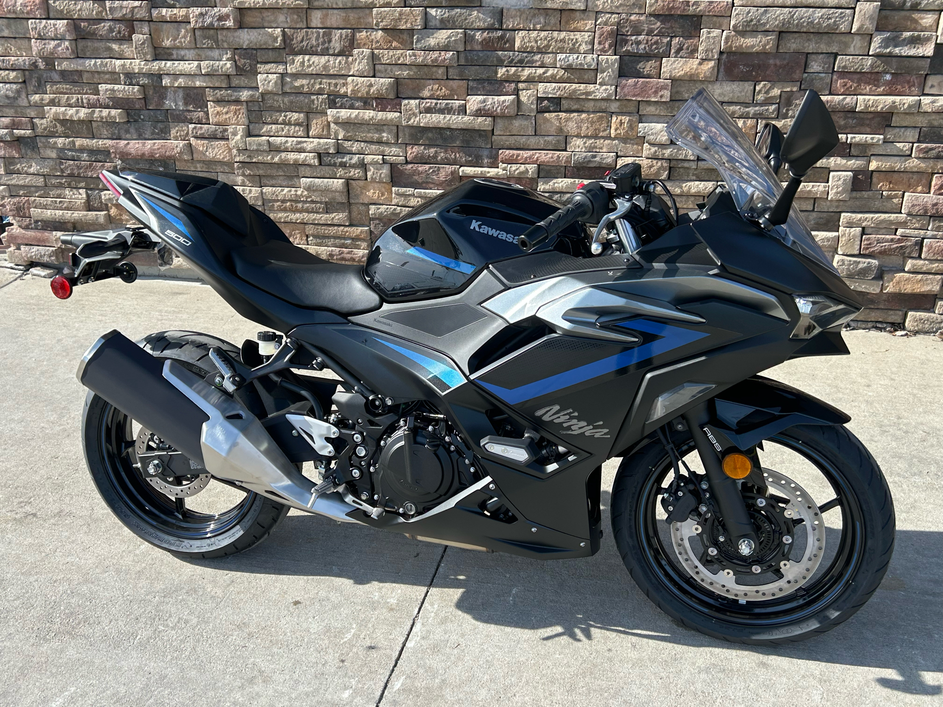 2025 Kawasaki Ninja 500 SE ABS in Columbia, Missouri - Photo 8