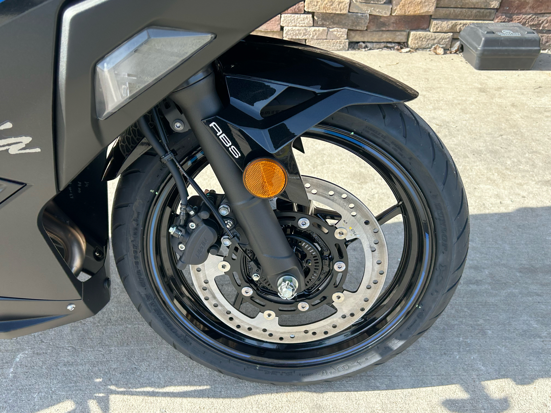2025 Kawasaki Ninja 500 SE ABS in Columbia, Missouri - Photo 9