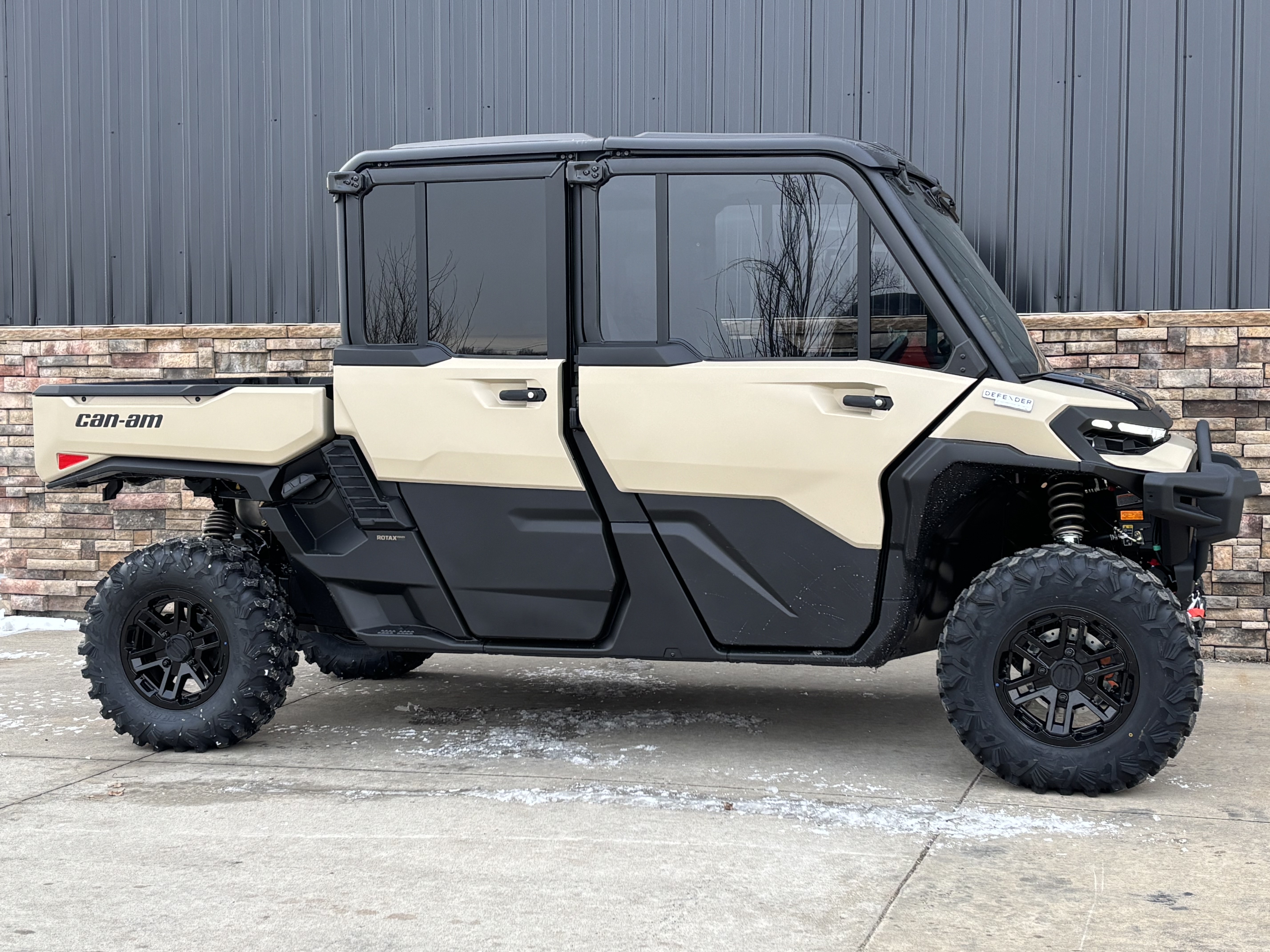 2026 Can-Am Defender MAX Limited HD11 in Columbia, Missouri - Photo 2