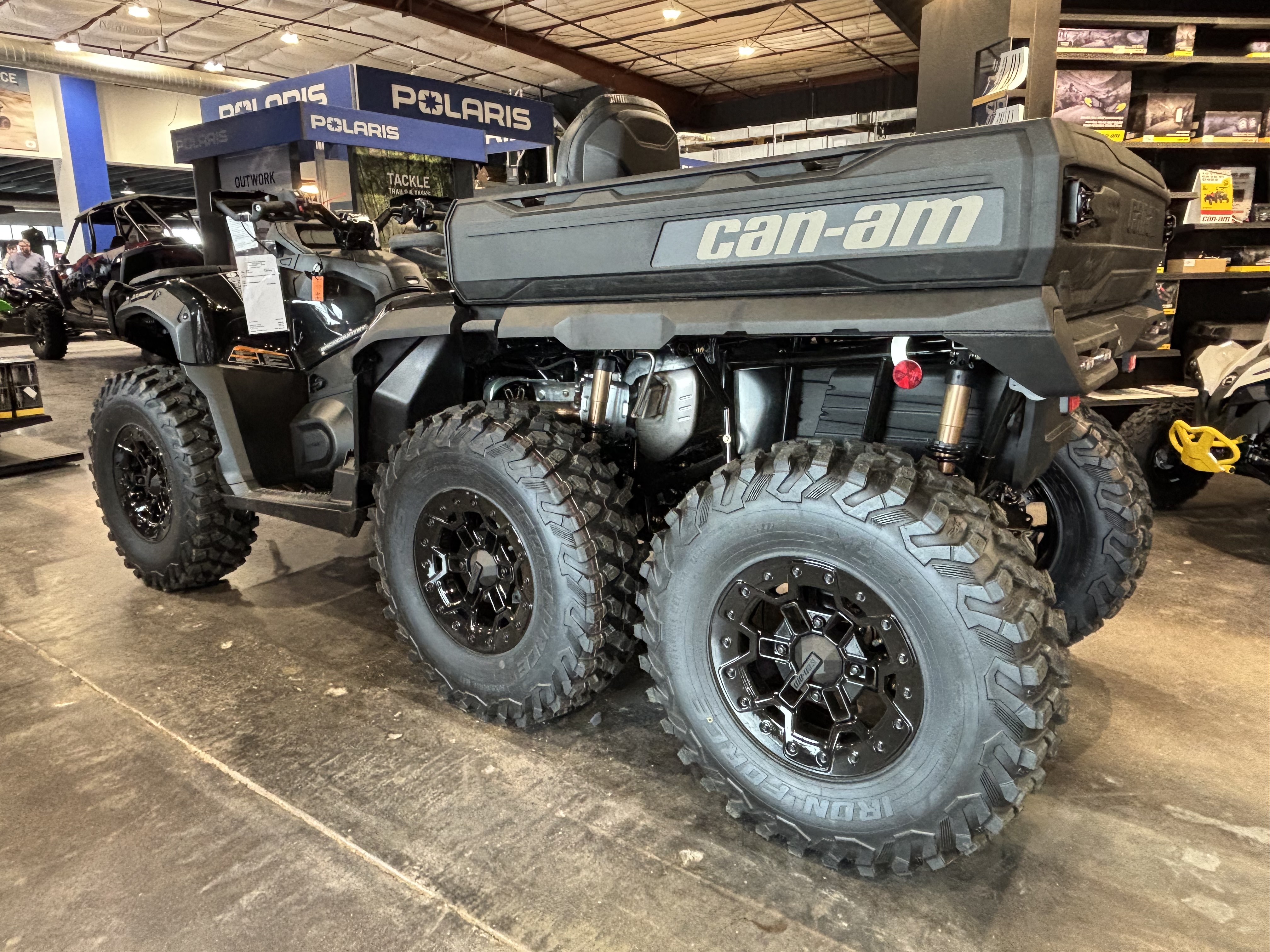 2026 Can-Am Outlander MAX 6x6 Backcountry 1000R in Columbia, Missouri - Photo 3