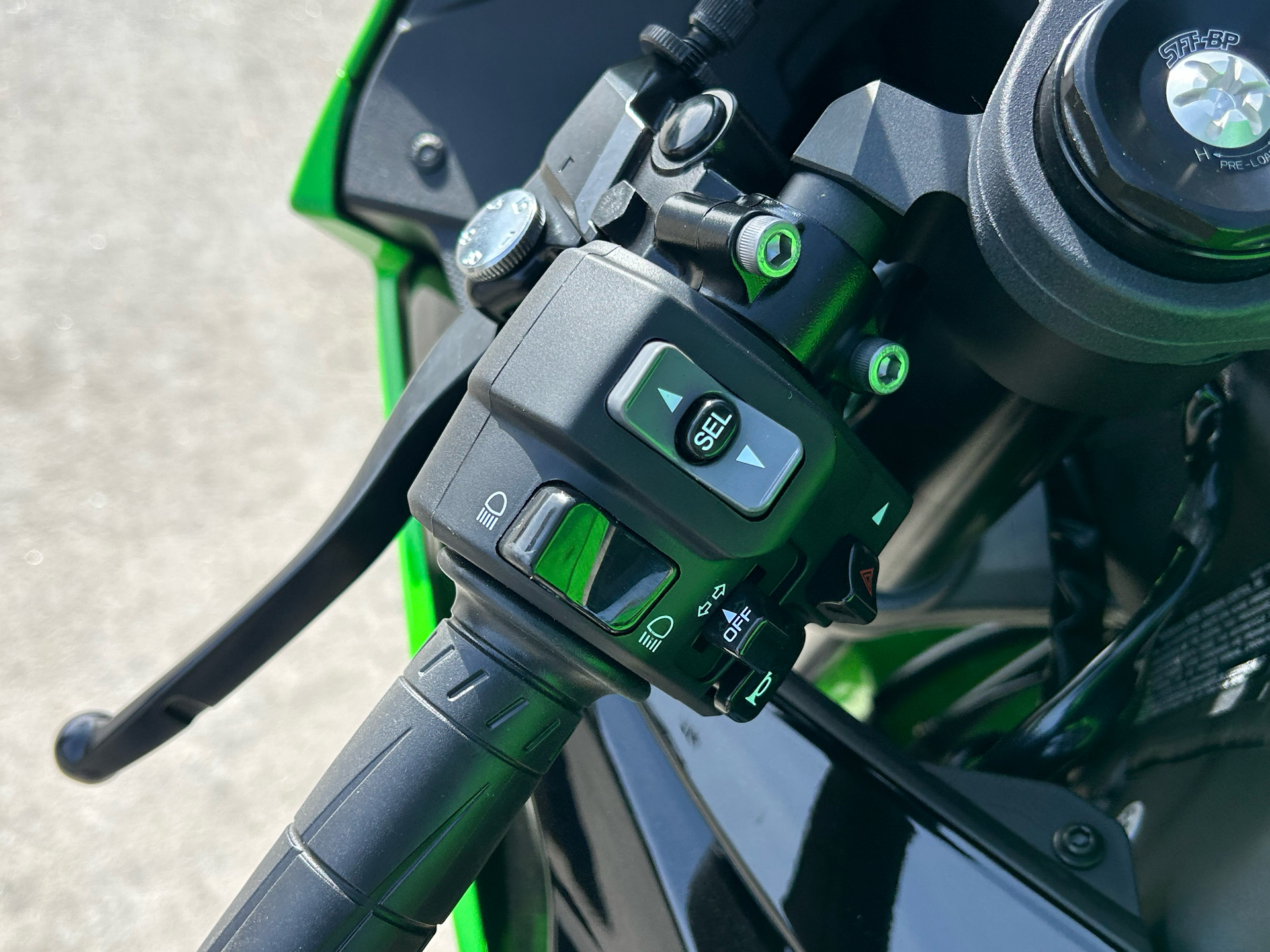 2025 Kawasaki Ninja ZX-6R KRT Edition in Columbia, Missouri - Photo 5