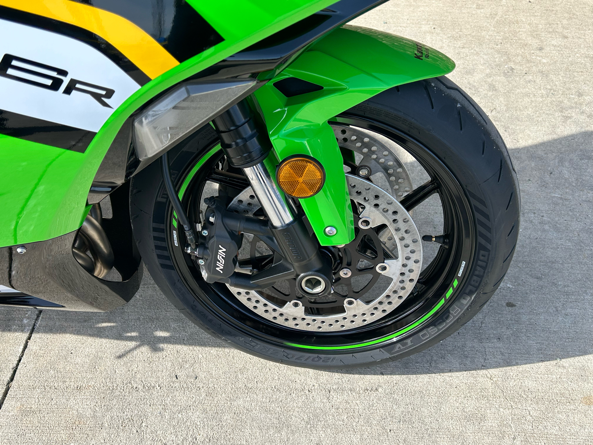 2025 Kawasaki Ninja ZX-6R KRT Edition in Columbia, Missouri - Photo 9
