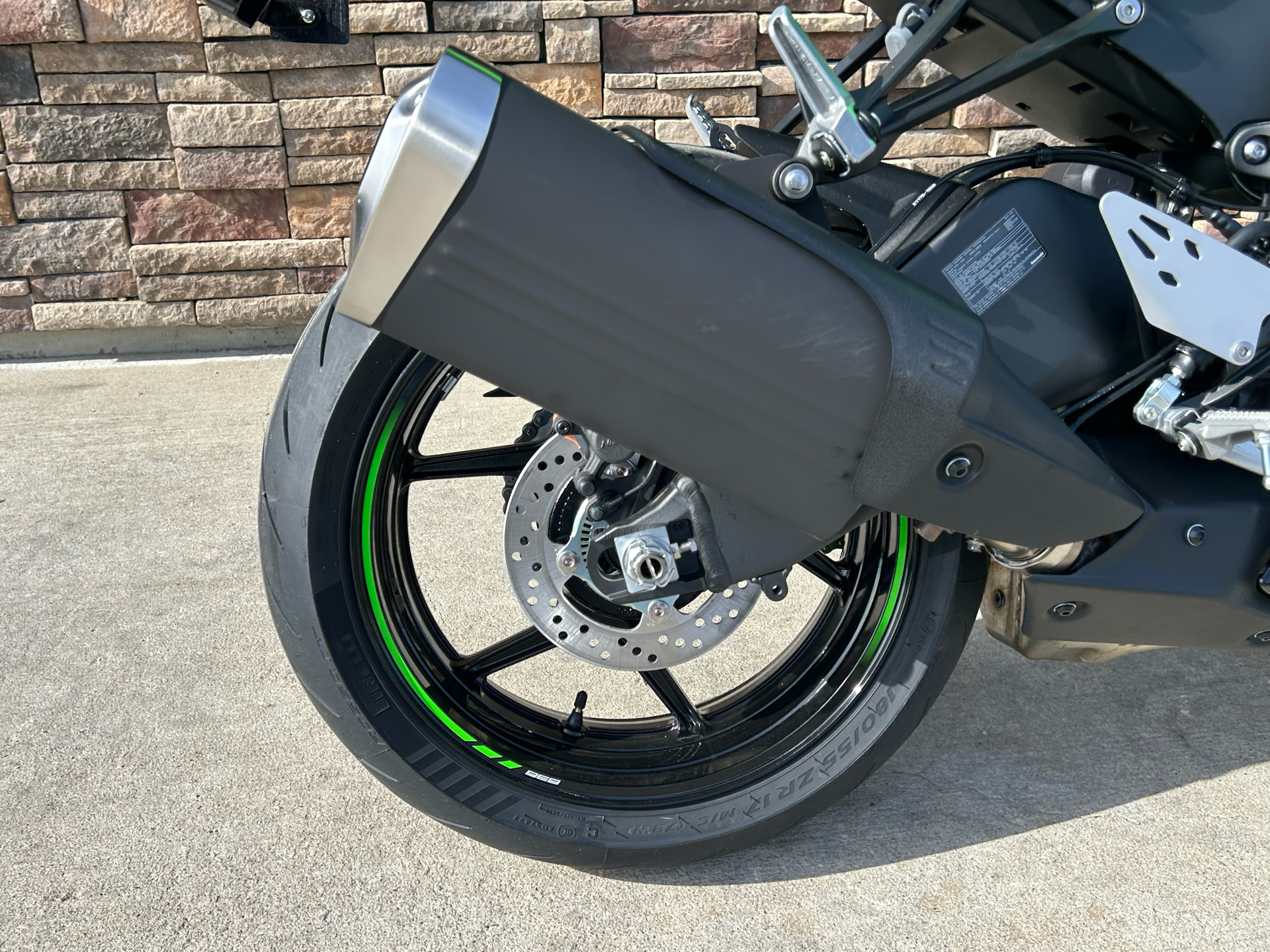 2025 Kawasaki Ninja ZX-6R KRT Edition in Columbia, Missouri - Photo 10