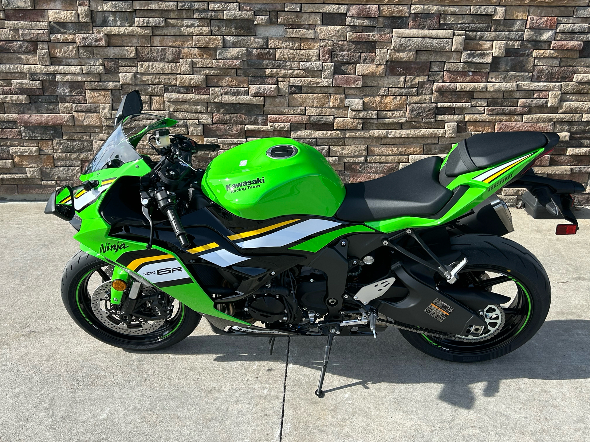 2025 Kawasaki Ninja ZX-6R KRT Edition in Columbia, Missouri - Photo 8