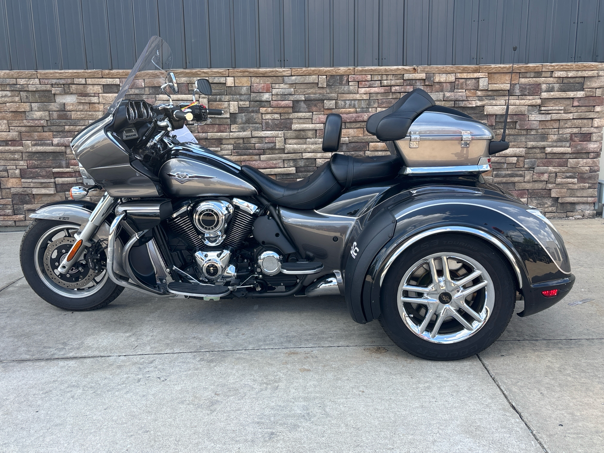 2014 Kawasaki Vulcan® 1700 Voyager® ABS in Columbia, Missouri - Photo 13