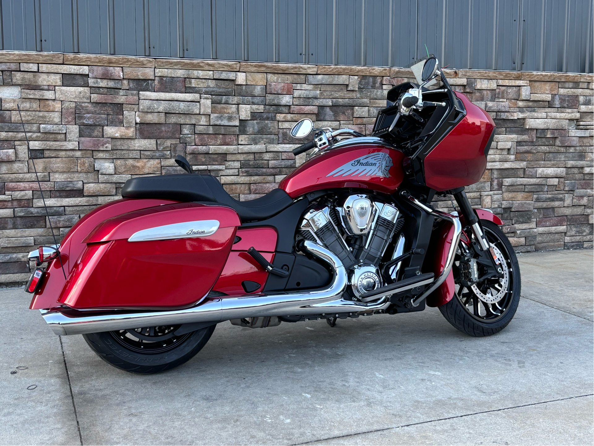 2025 Indian Motorcycle Challenger® Limited in Columbia, Missouri - Photo 3