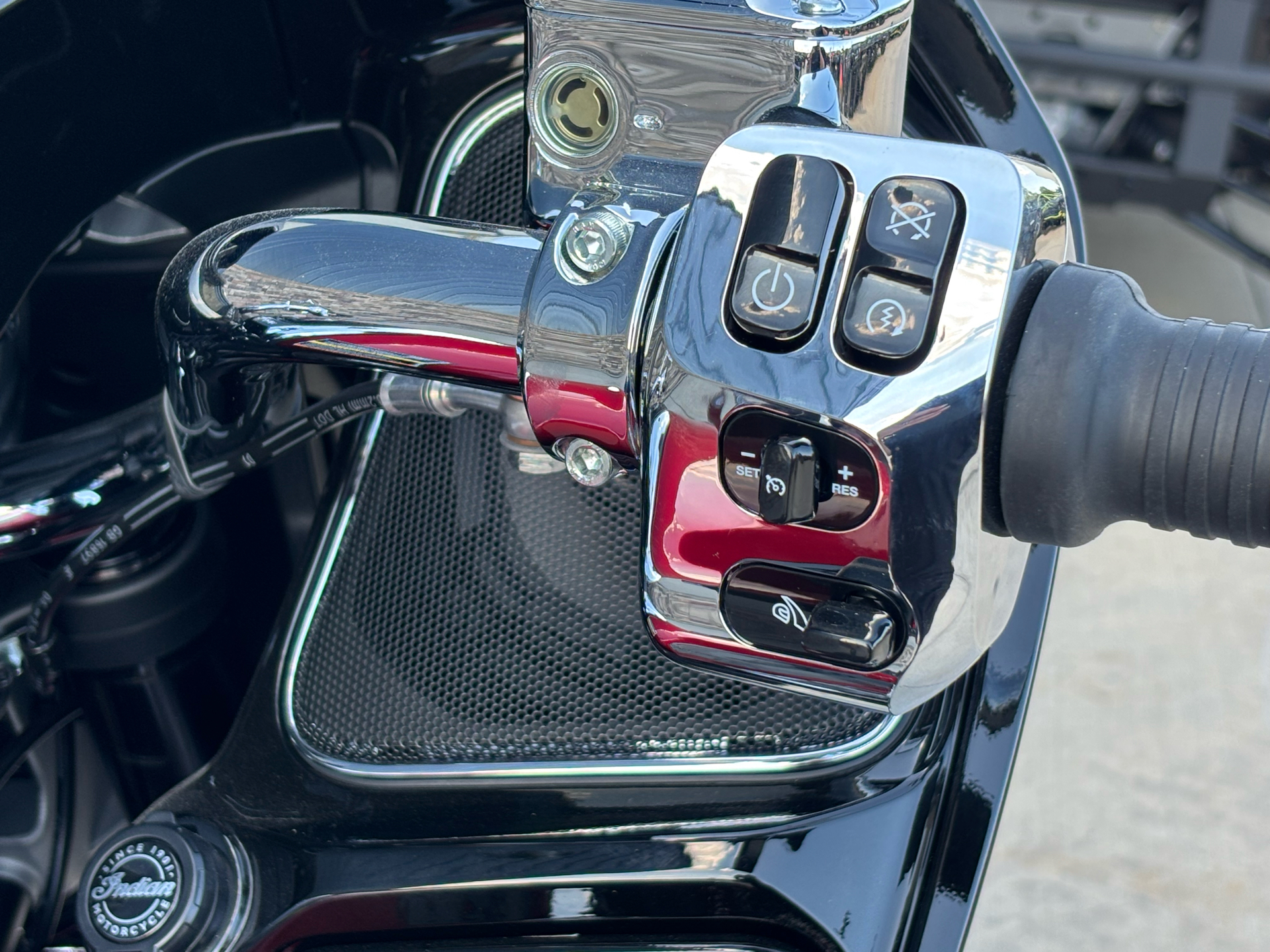 2025 Indian Motorcycle Challenger® Limited in Columbia, Missouri - Photo 9