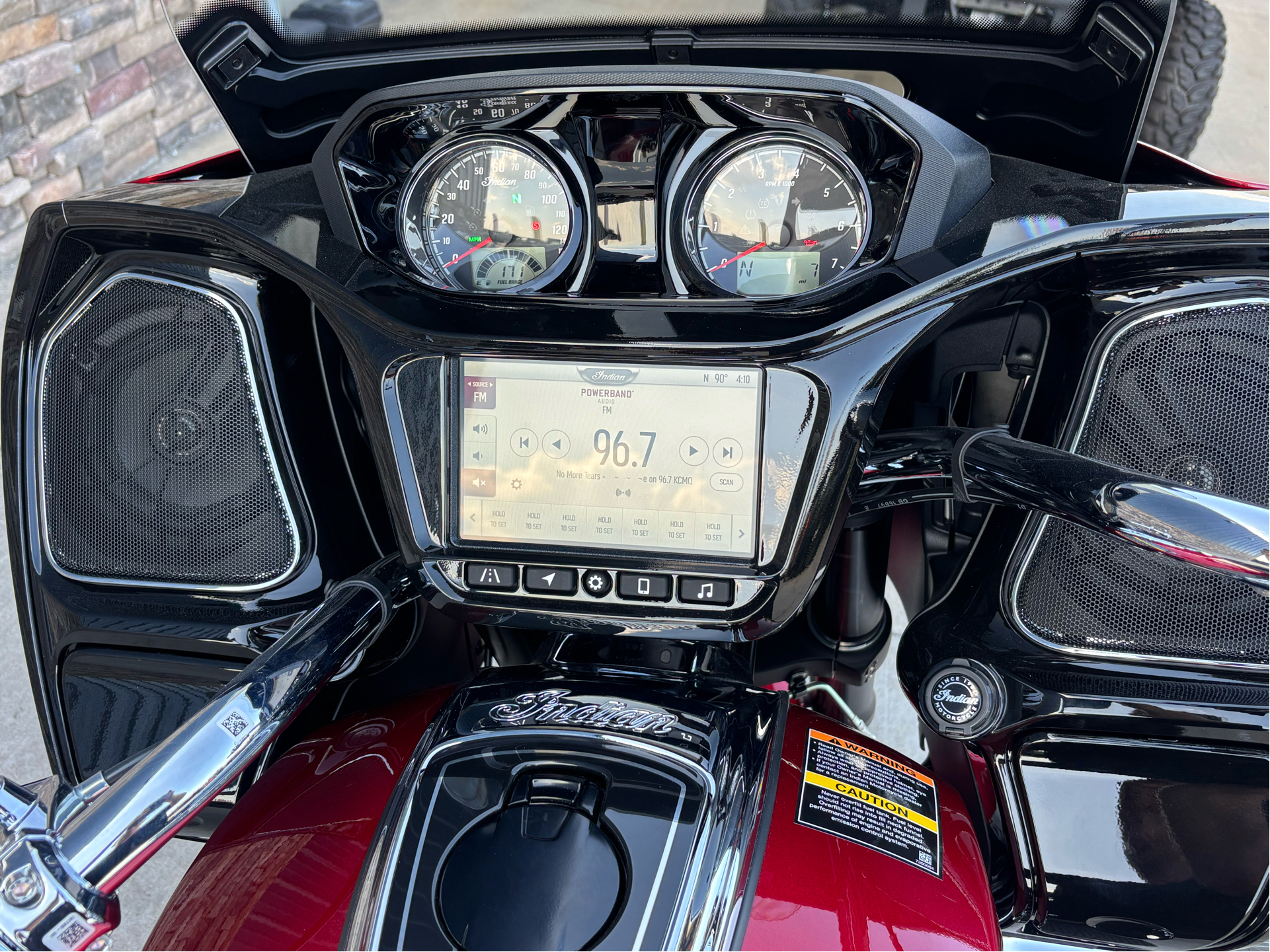 2025 Indian Motorcycle Challenger® Limited in Columbia, Missouri - Photo 11