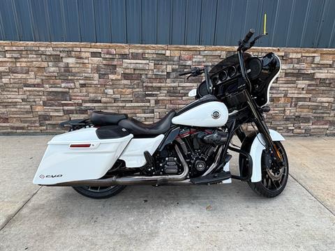 2021 Harley-Davidson CVO™ Street Glide® in Columbia, Missouri - Photo 3